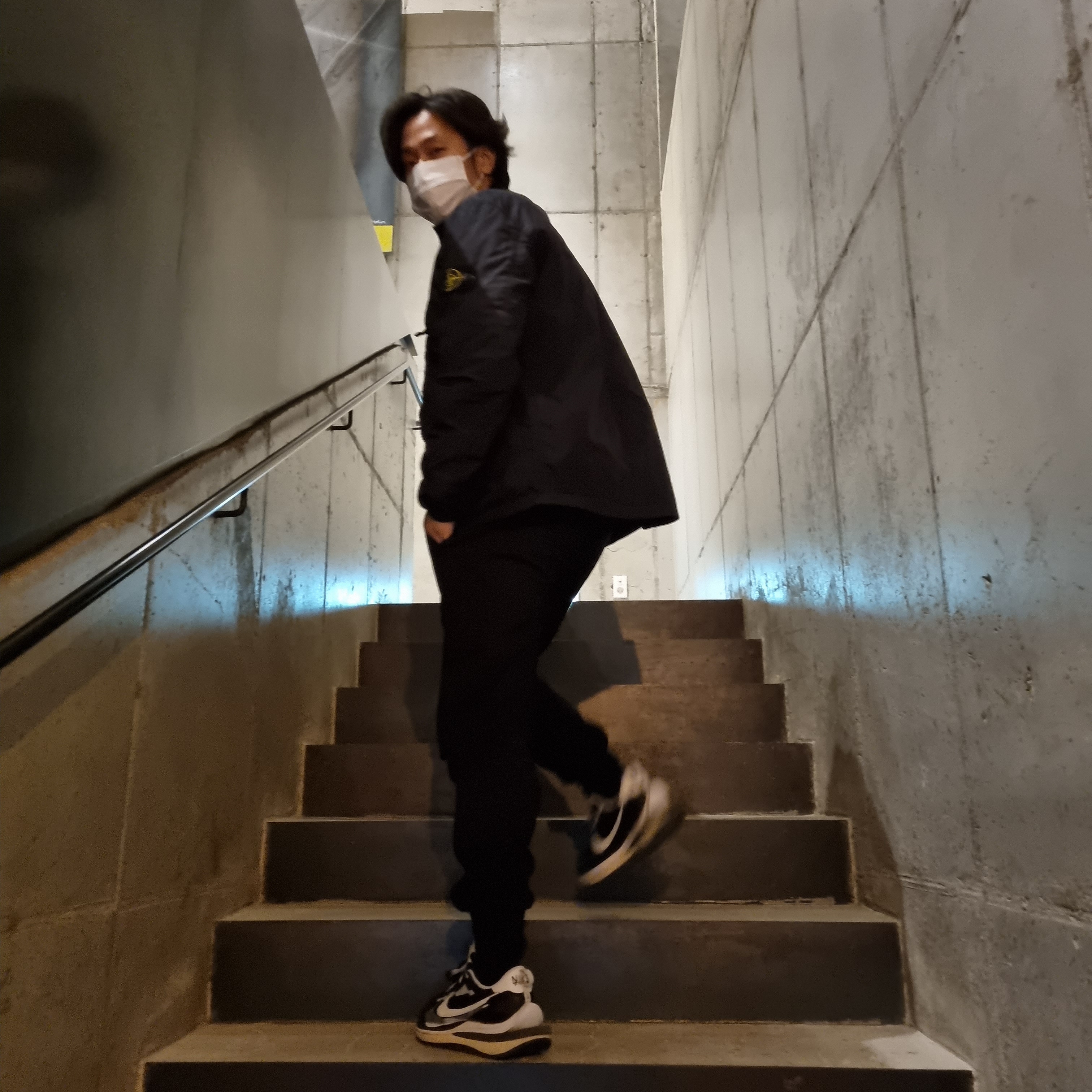 Nike x Sacai VaporWaffle Black White 착용 스타일
