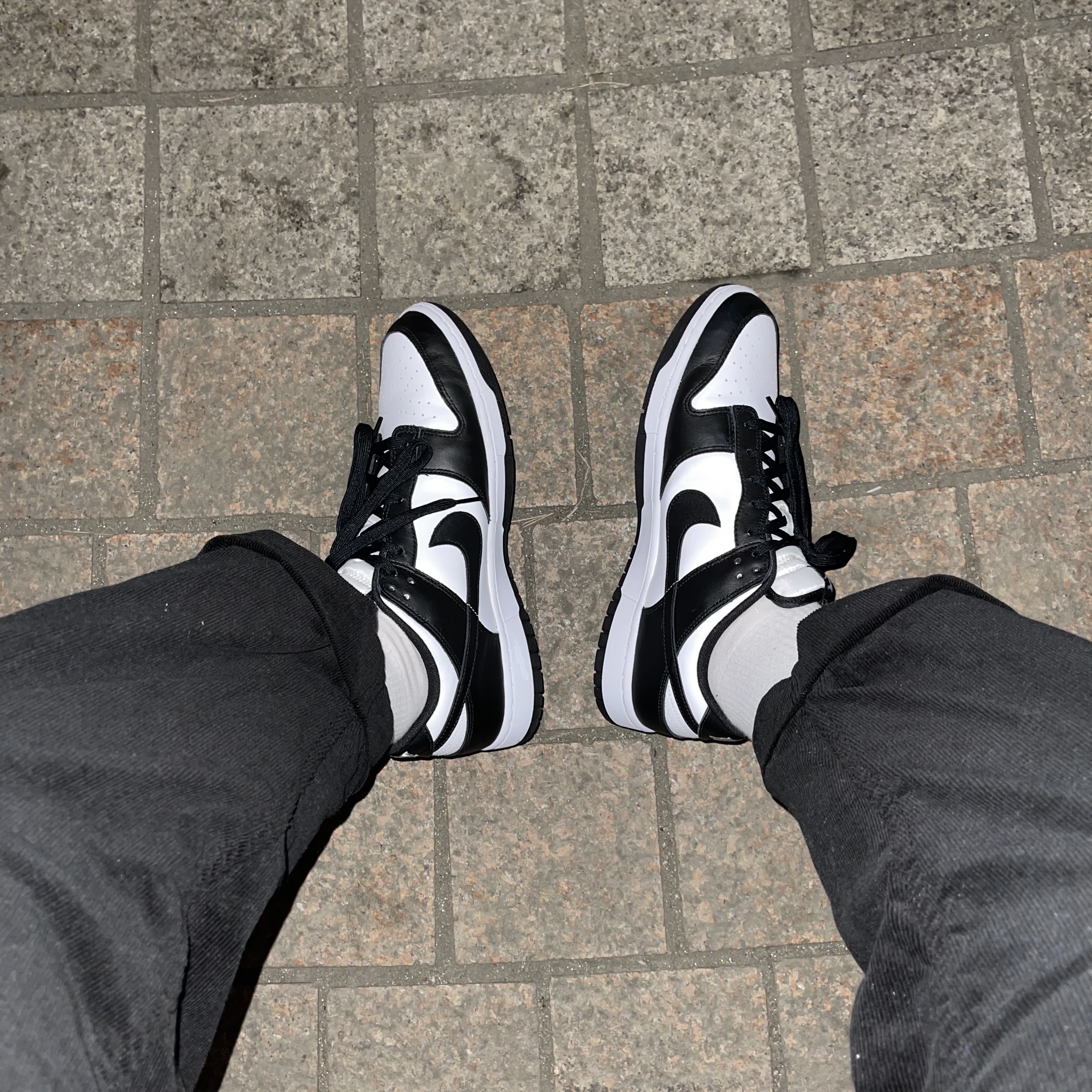 Nike Dunk Low Retro Black, Nike x Stussy Air Force 1 Low Triple Black 착용 스타일 - 1