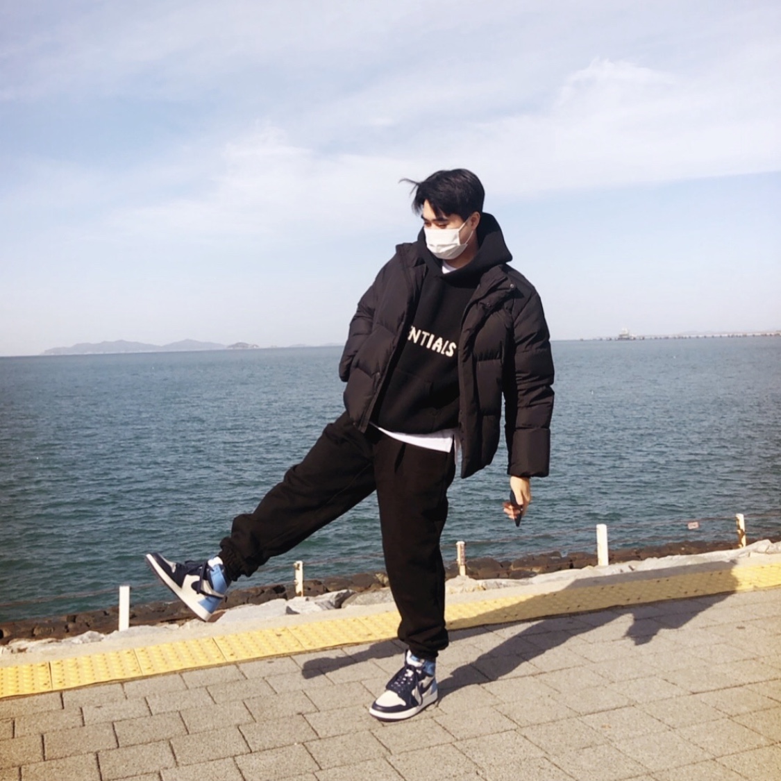 Jordan 1 Retro High Obsidian UNC, Essentials Knit Hoodie Black - 20FW 착용 스타일