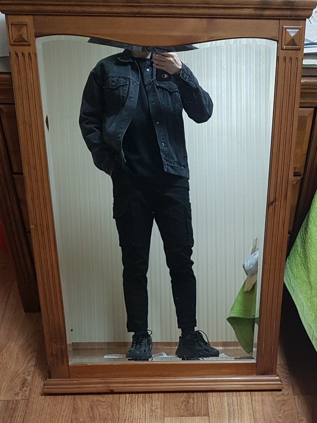 Adidas Yeezy Boost 700 V2 Vanta 2019, (Kids) Adidas Yeezy Boost 700 V2 Vanta 착용 스타일