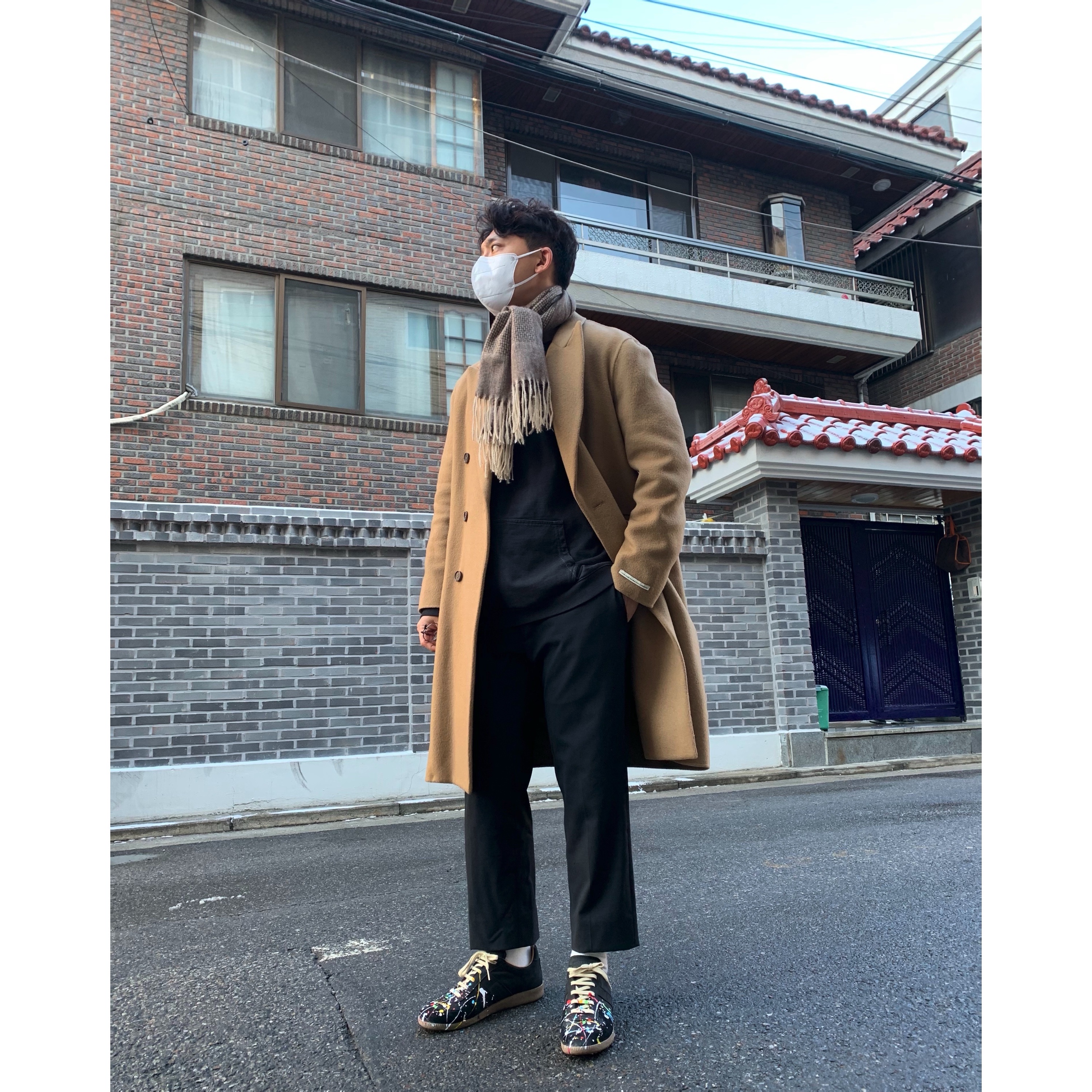 Maison Margiela Replica Paint Drop Sneakers Black 착용 스타일