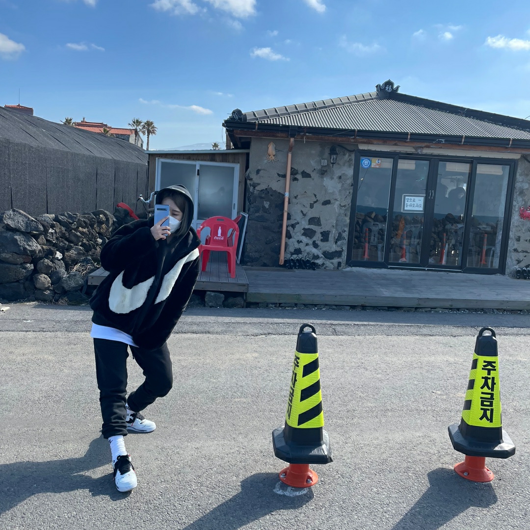 Essentials Sweatpants Dark Slate/Black 2020, Essentials 3D Silicon Applique Pullover Hoodie Dark Slate/Black 2020 착용 스타일