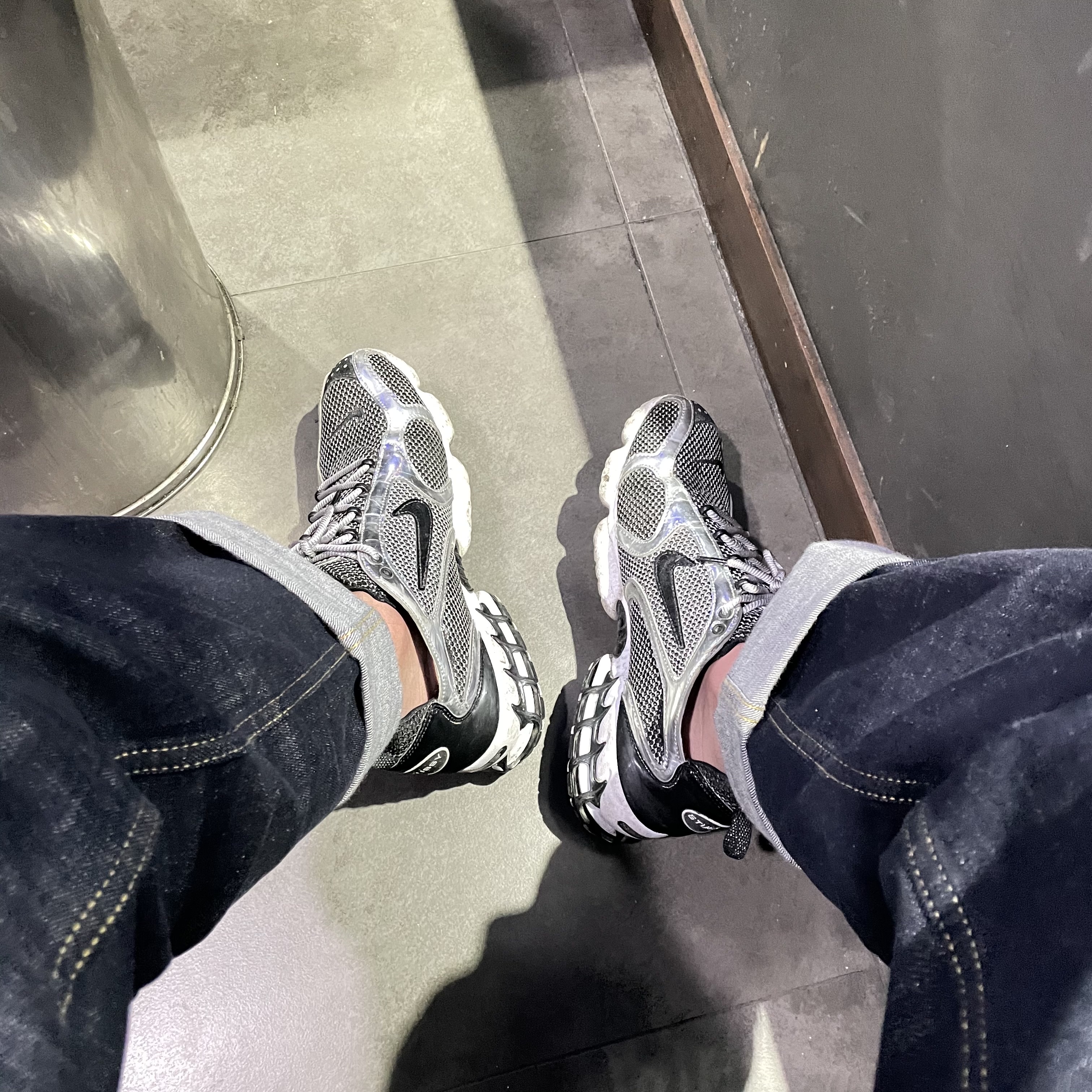 Nike x Stussy Air Zoom Spiridon Cage 2 Pure Platinum 착용 스타일