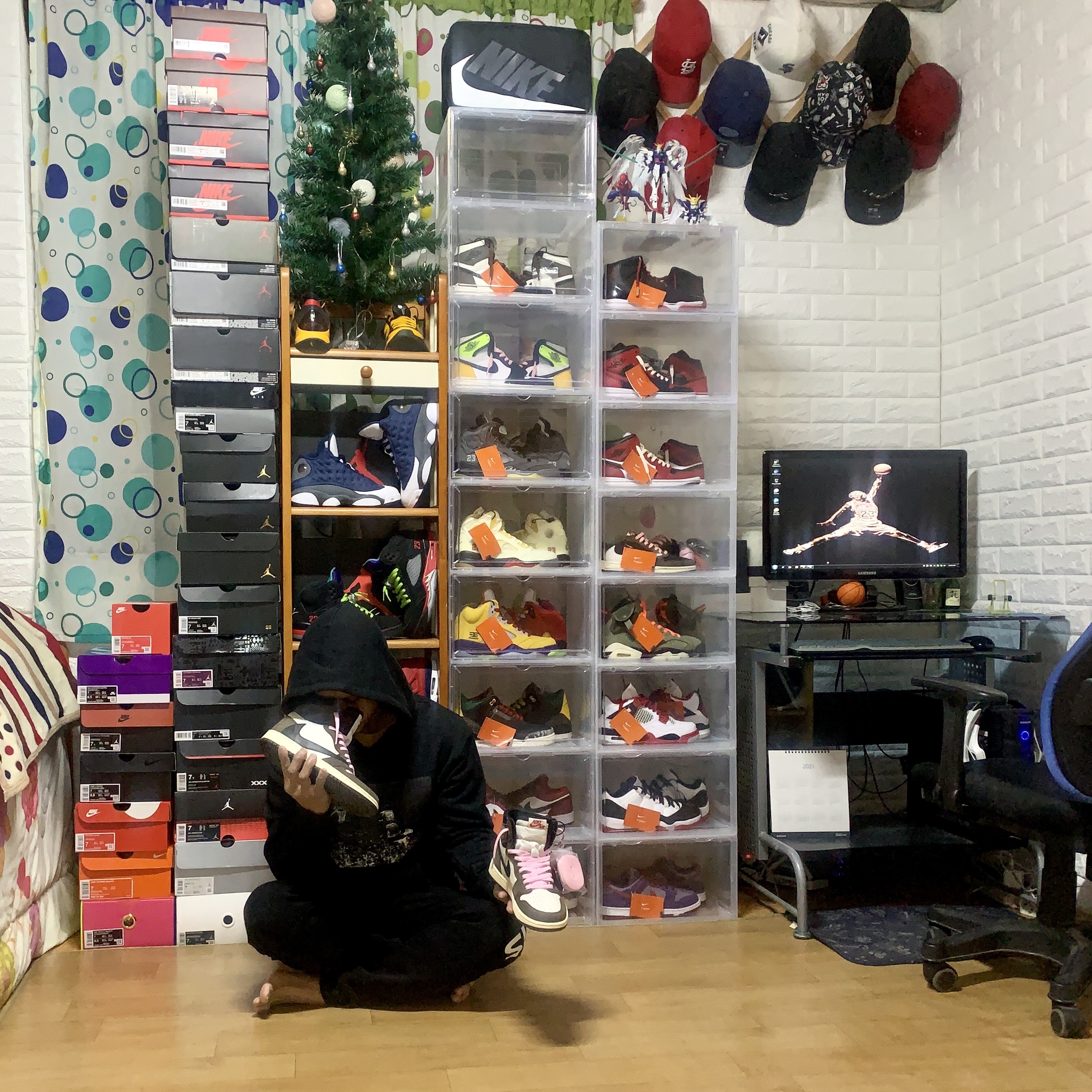 Jordan 1 x Travis Scott Retro High OG SP Mocha, Jordan 4 Retro OG Fire Red 2020 착용 스타일 - 3