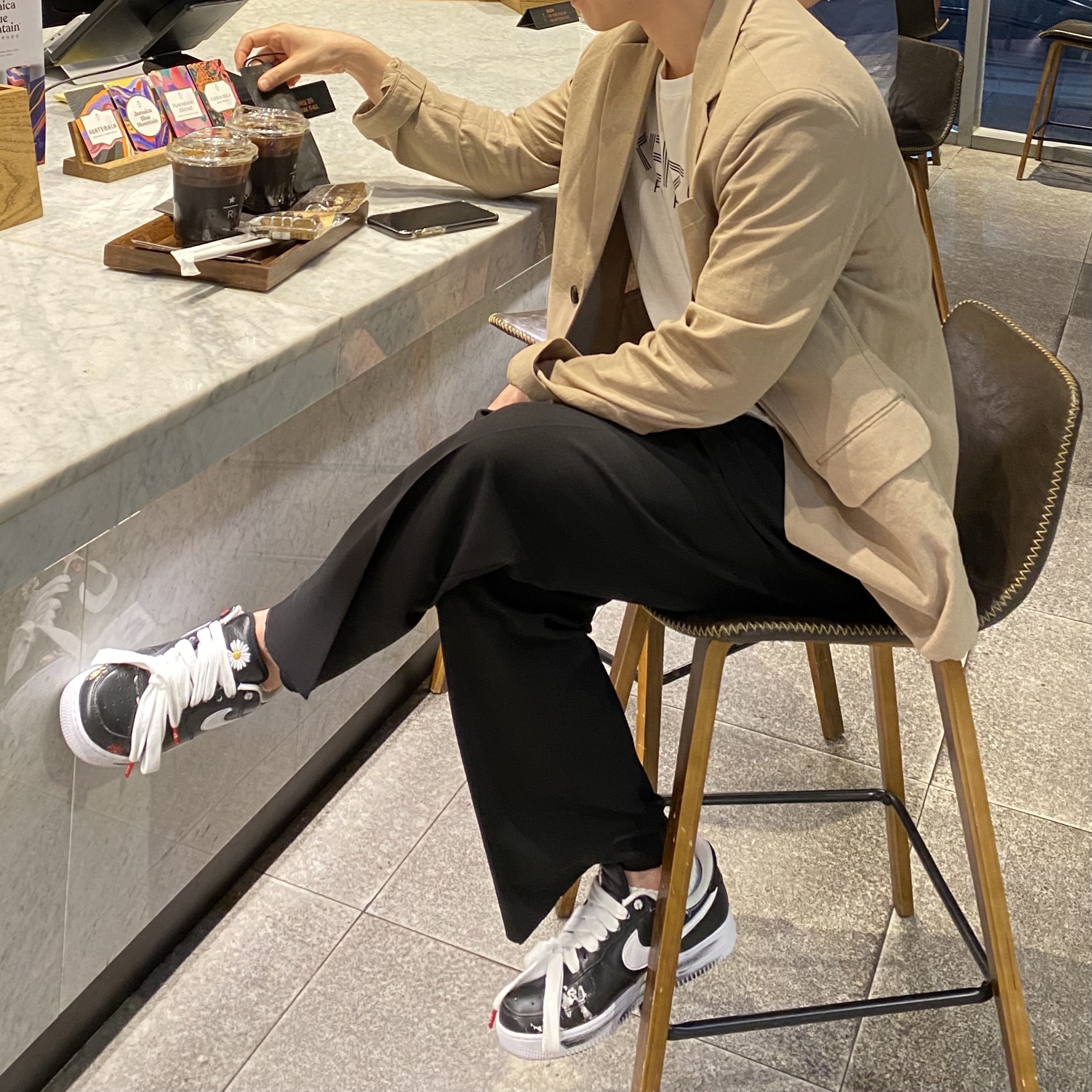 Nike x Peaceminusone Air Force 1 Low Para-Noise 착용 스타일