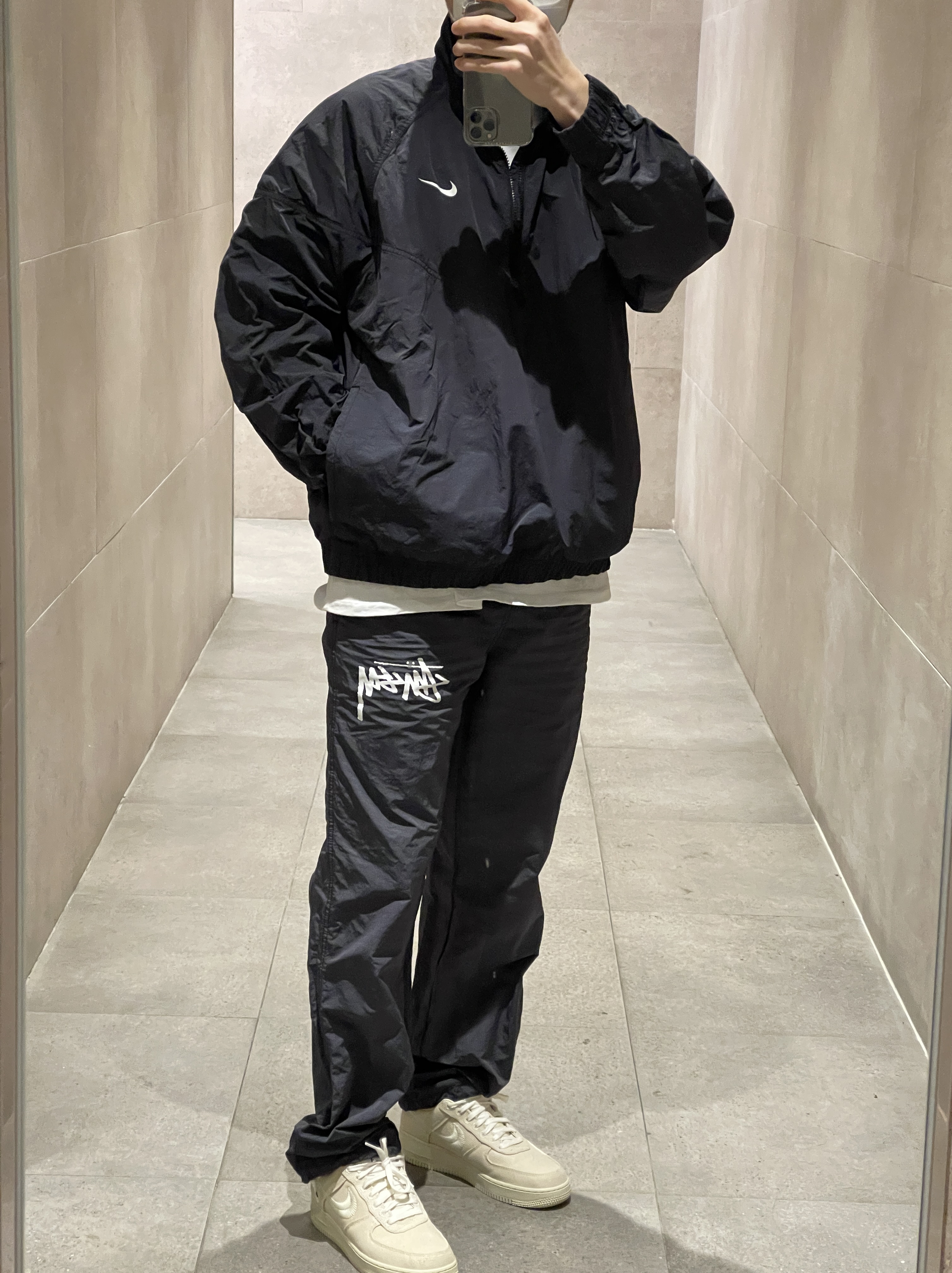 Nike x Stussy Air Force 1 Low Fossil 착용 스타일 - 1