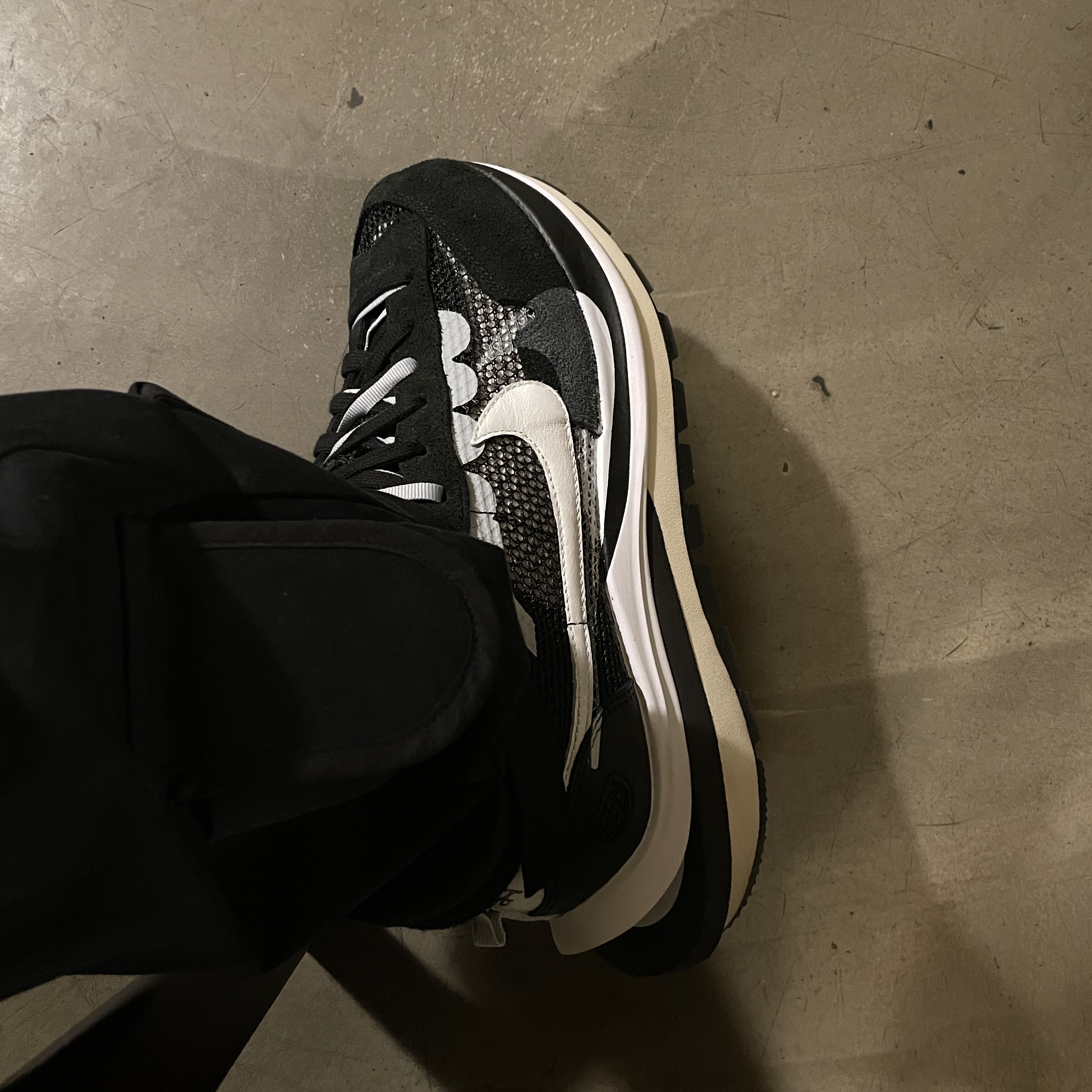 Nike x Sacai VaporWaffle Black White 착용 스타일