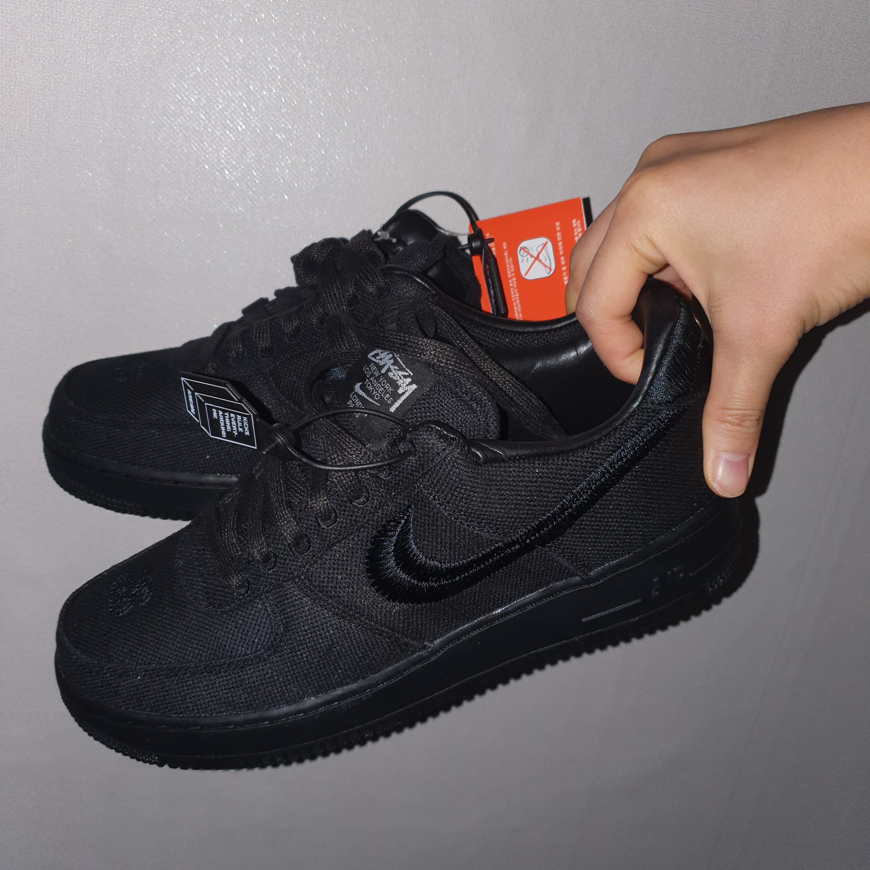 Nike x Stussy Air Force 1 Low Triple Black 착용 스타일