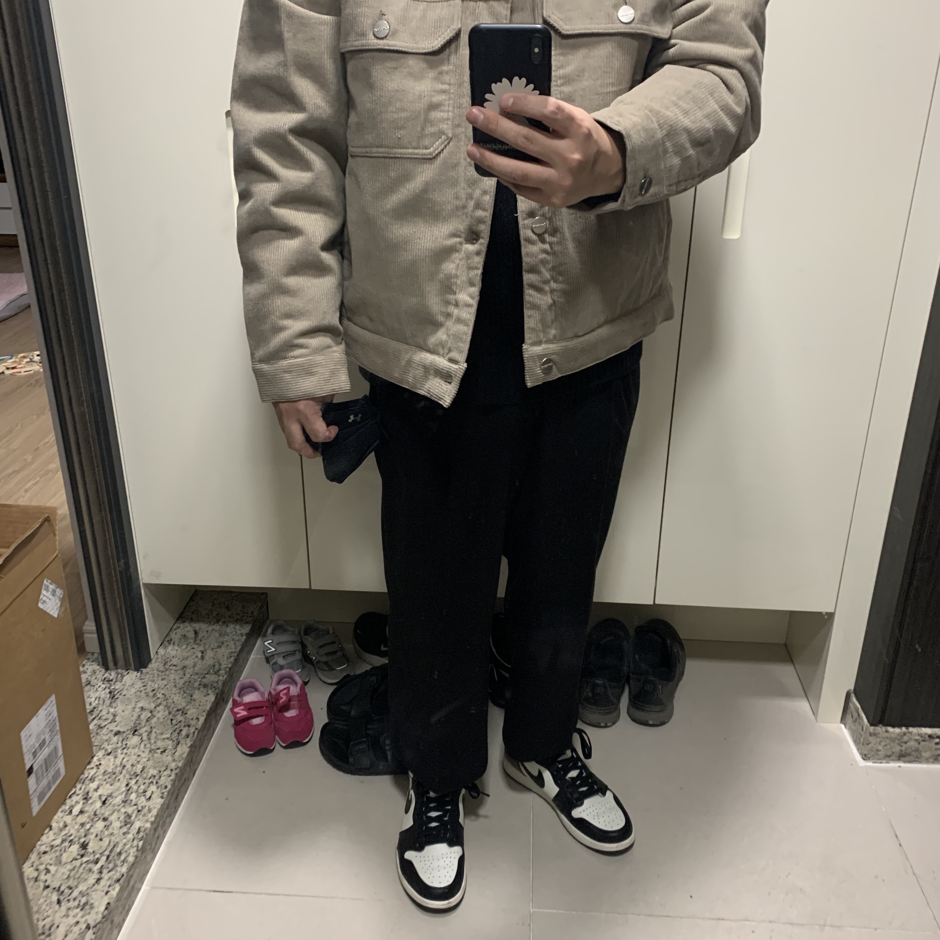 Jordan 1 Retro High OG Black Mocha 착용 스타일 - 1