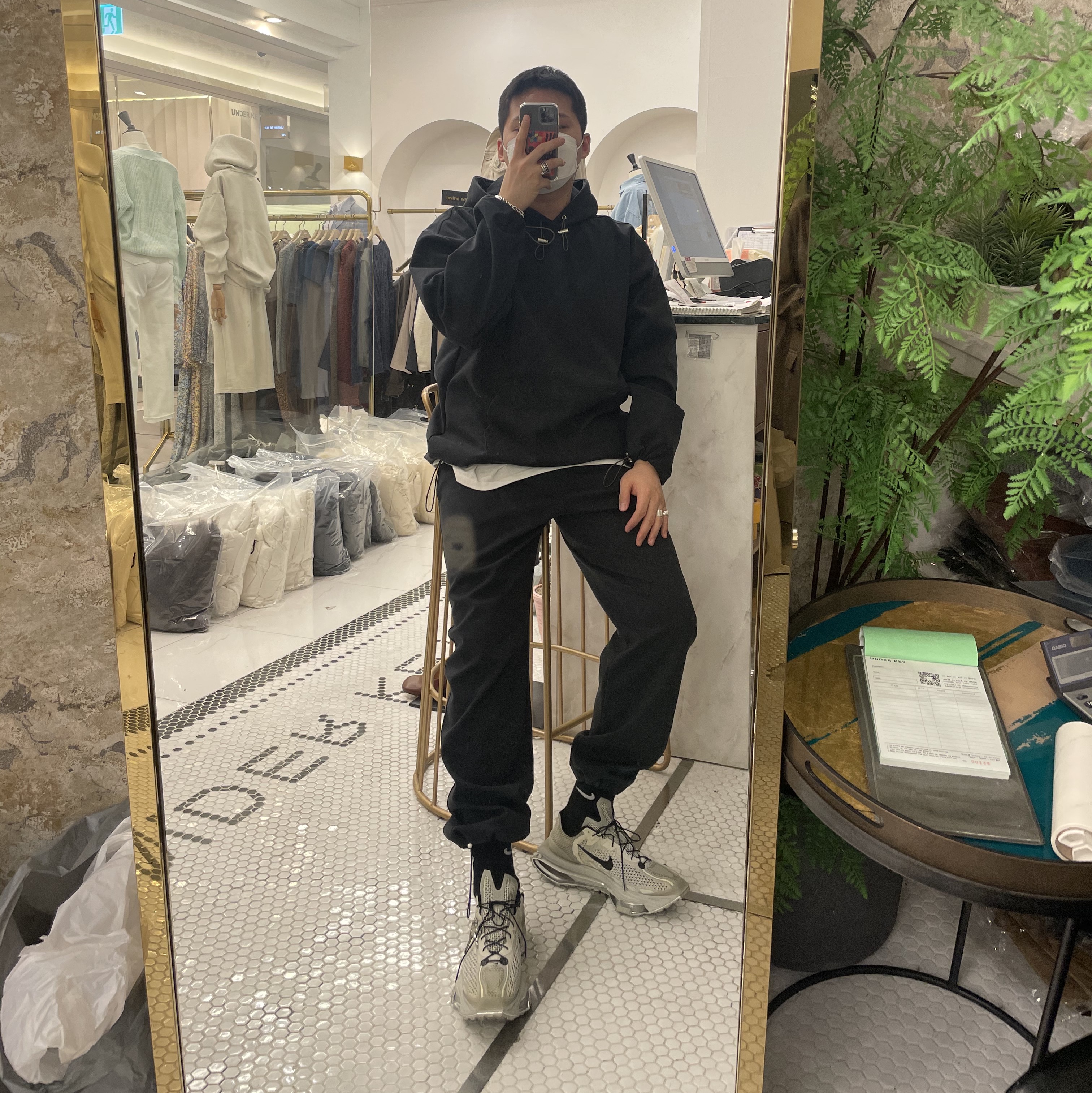 Nike x Matthew M Williams Zoom 004 Stone 착용 스타일