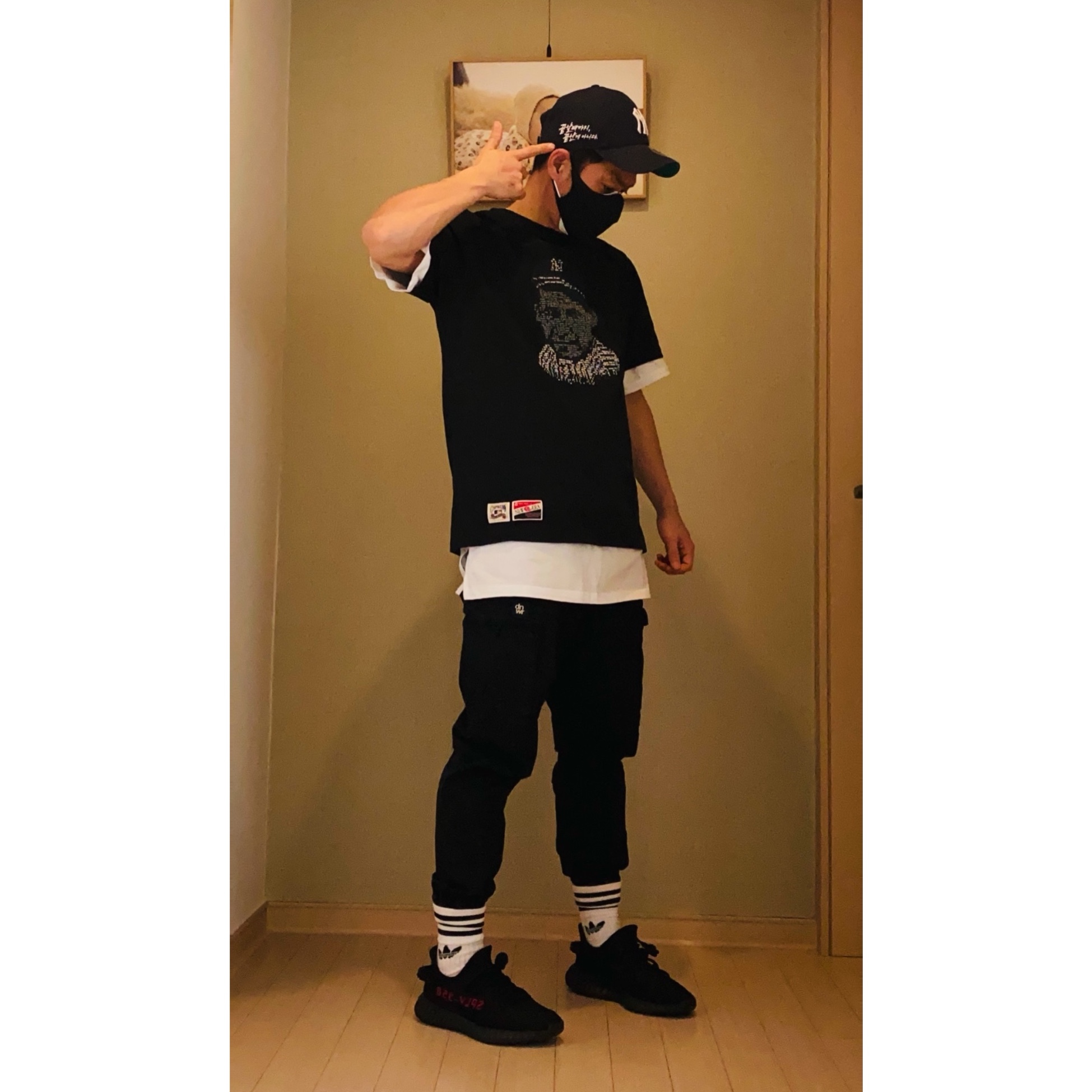 Adidas Yeezy Boost 350 V2 Black Red 2020 착용 스타일