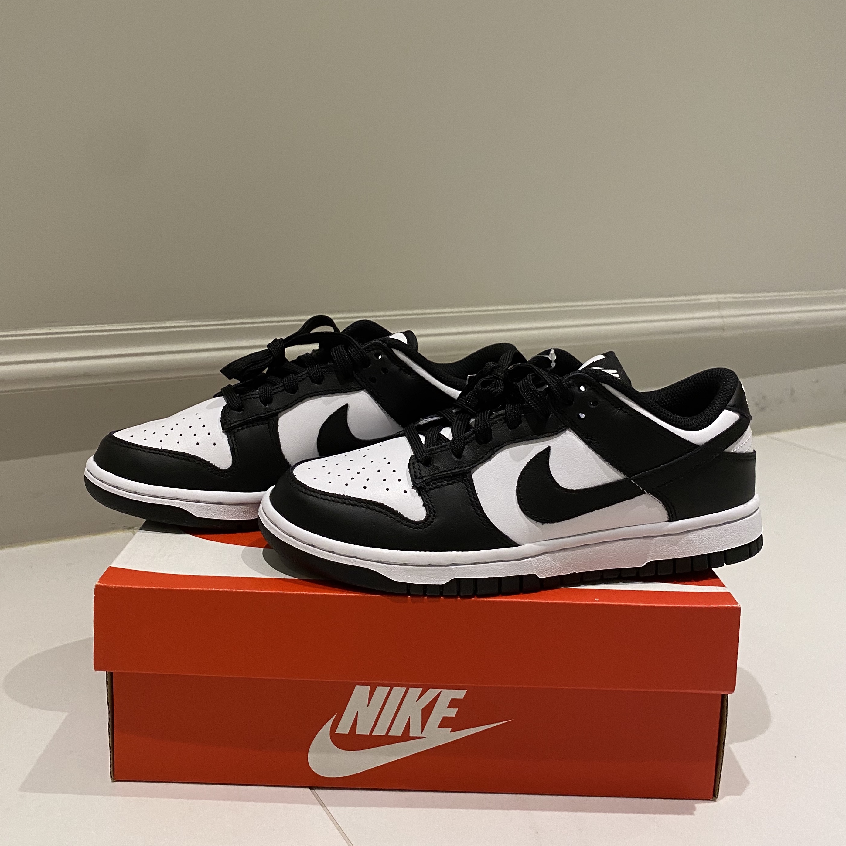(W) Nike Dunk Low Black 착용 스타일