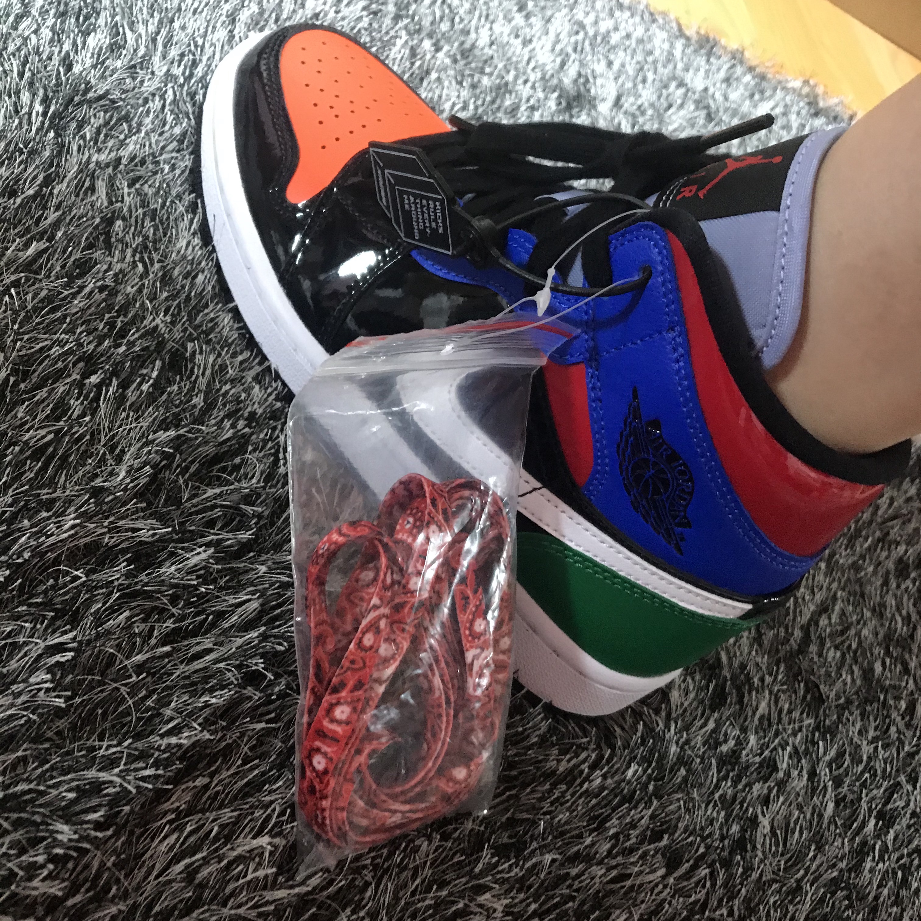 (W) Jordan 1 Mid SE Patent Blend 착용 스타일 - 1