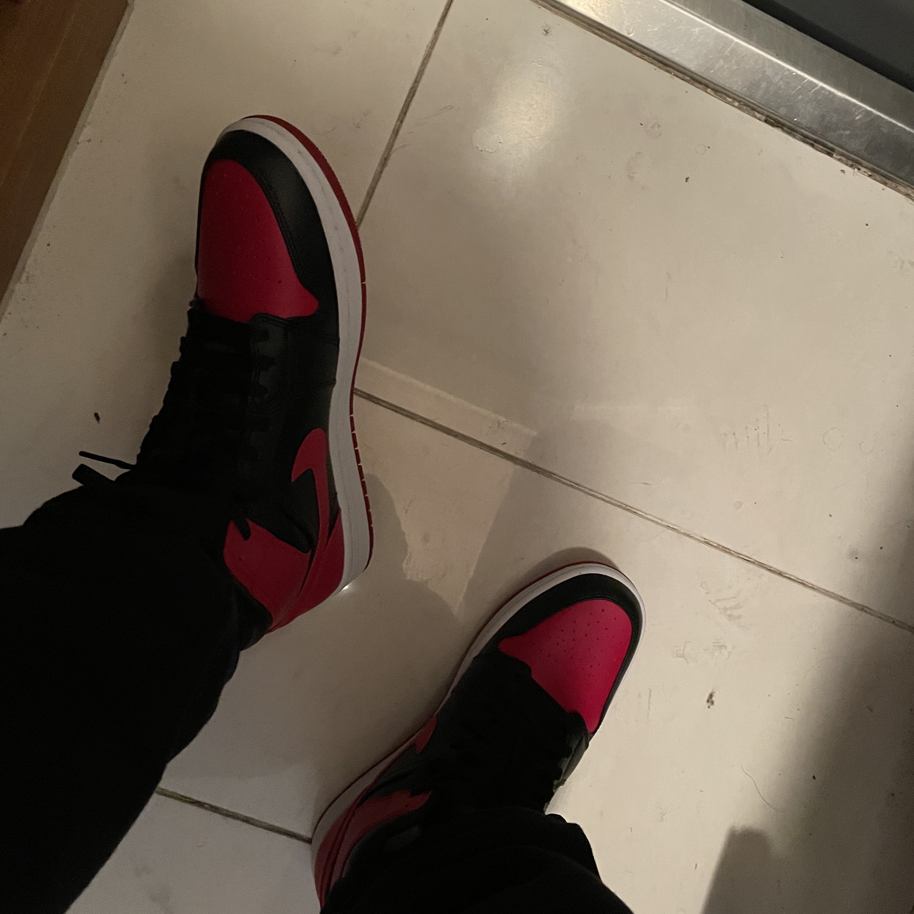 Jordan 1 Mid Bred Banned 2020 착용 스타일