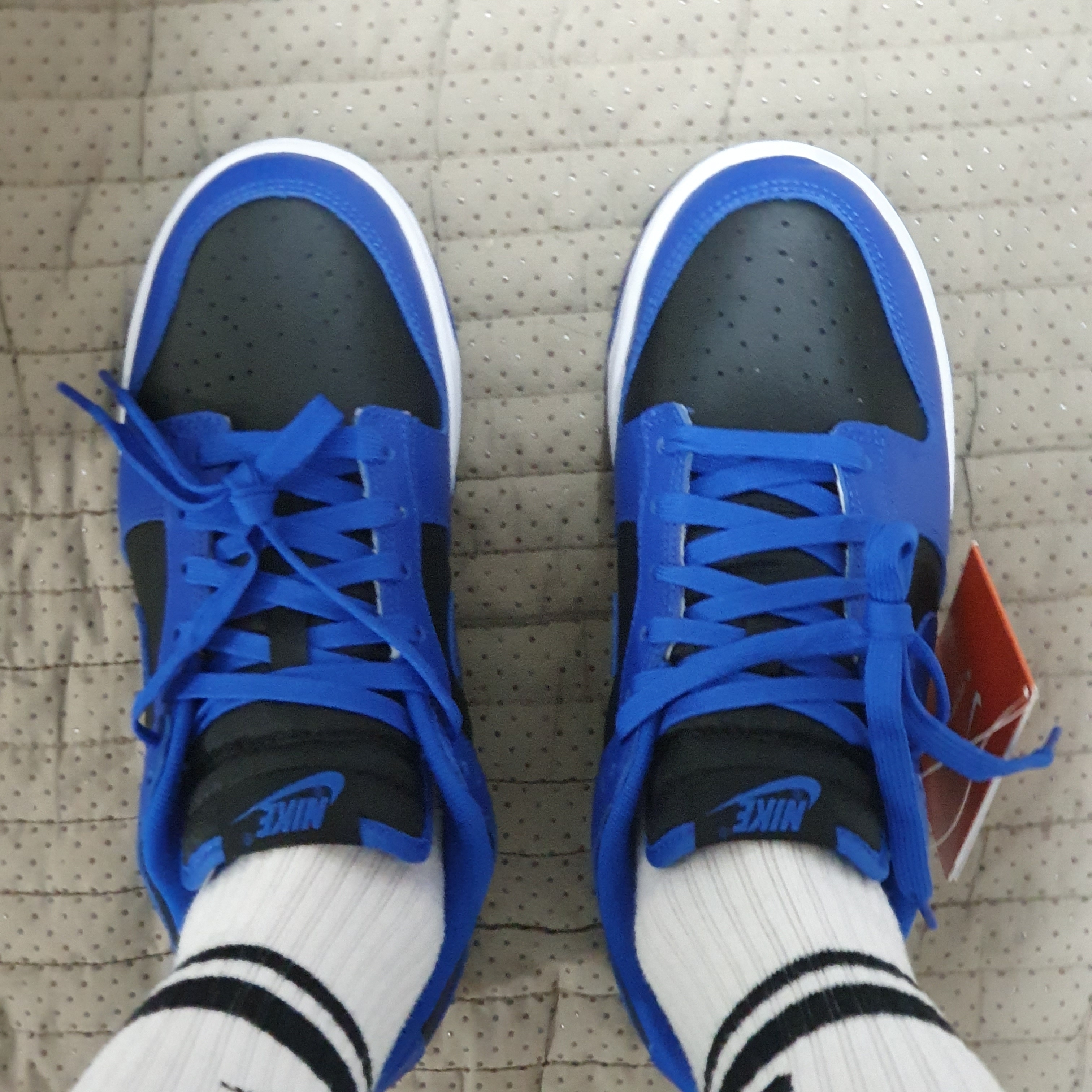 Nike Dunk Low Retro Hyper Cobalt 착용 스타일 - 1