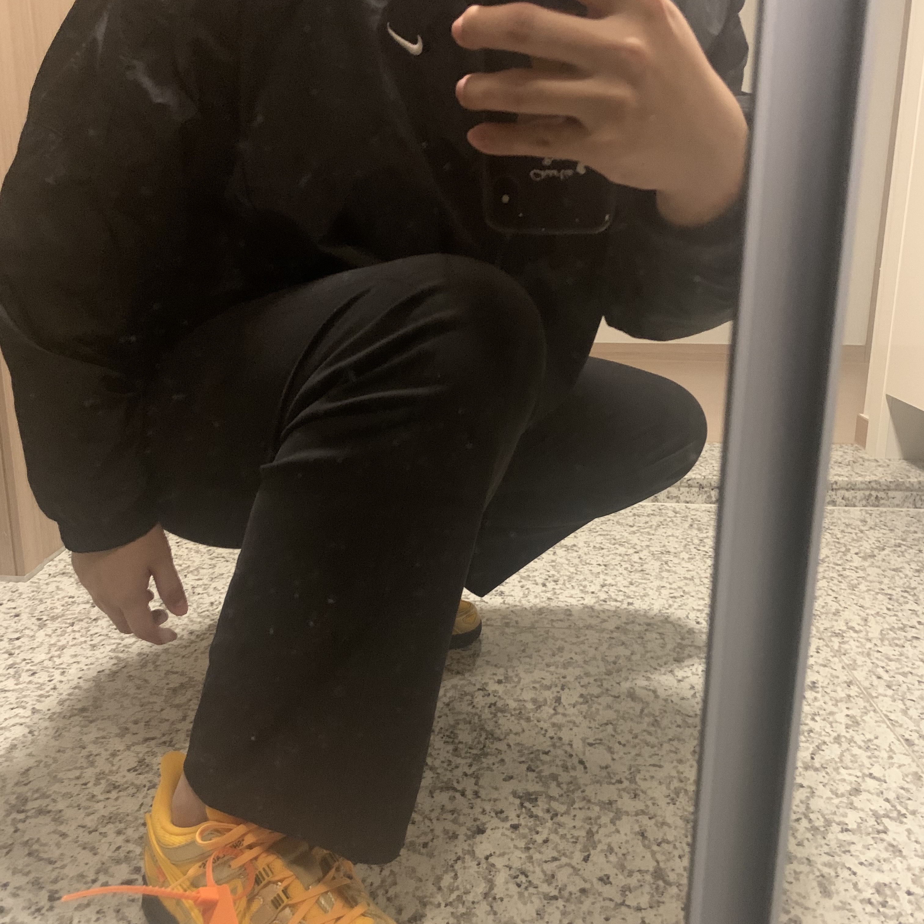 Nike x Off-White Air Rubber Dunk University Gold, Nike M NRG Track Pants Black 착용 스타일