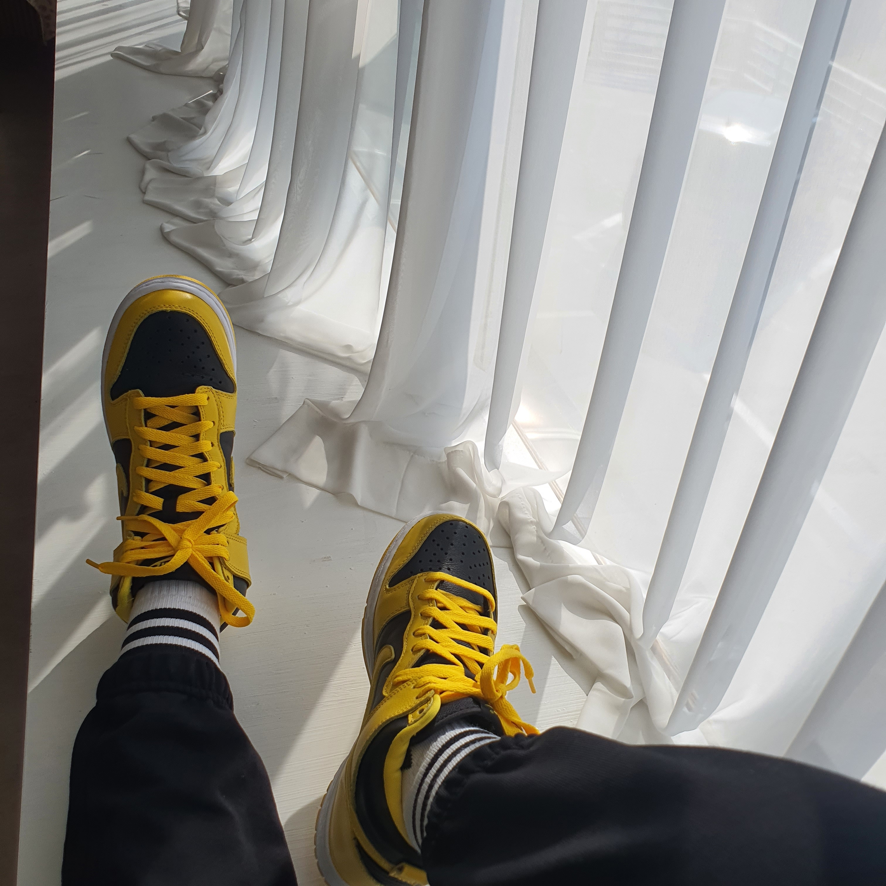 Nike Dunk High SP Varsity Maize 착용 스타일 - 2