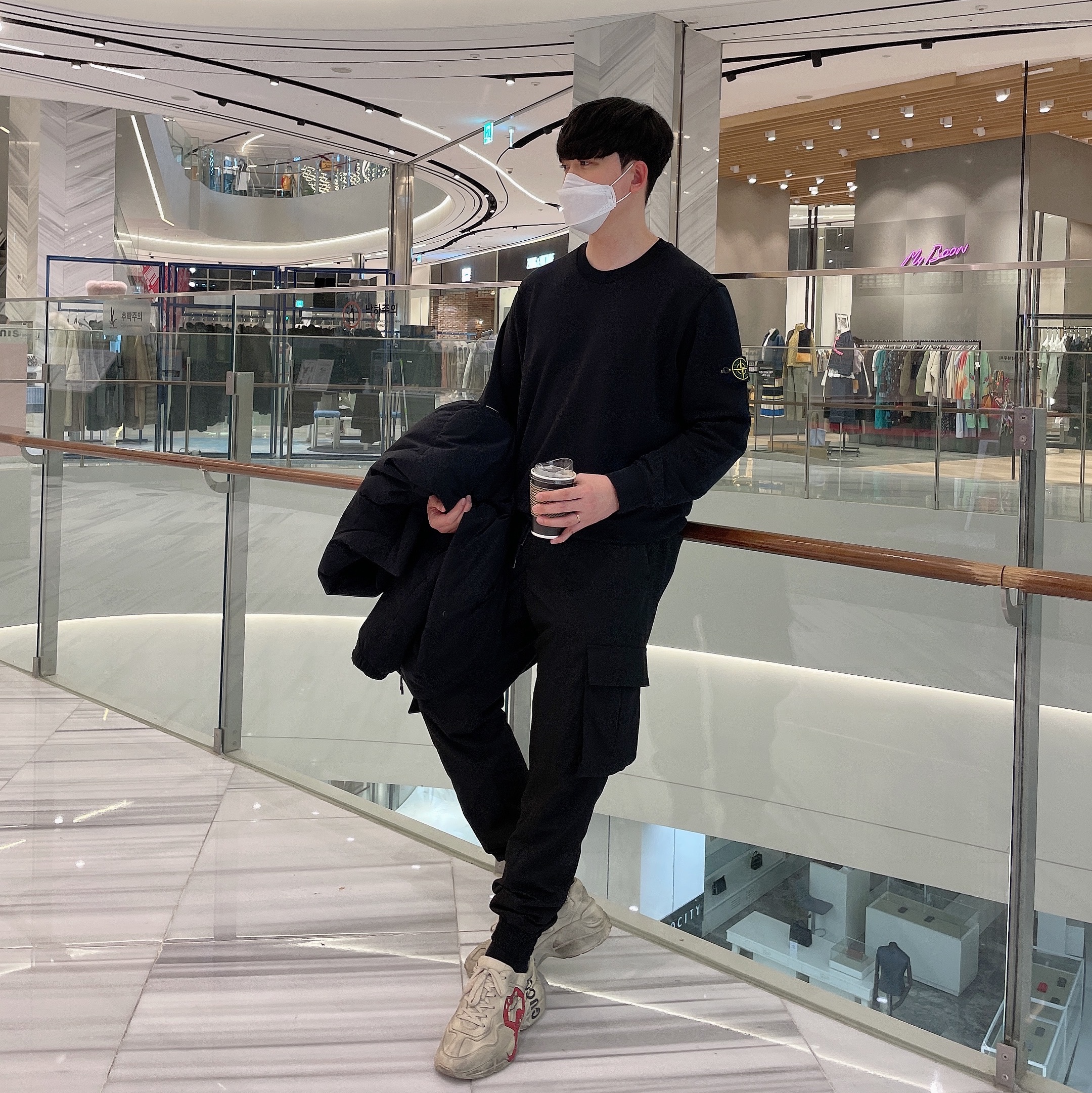 Gucci Rhyton Leather Sneakers Mouth 착용 스타일