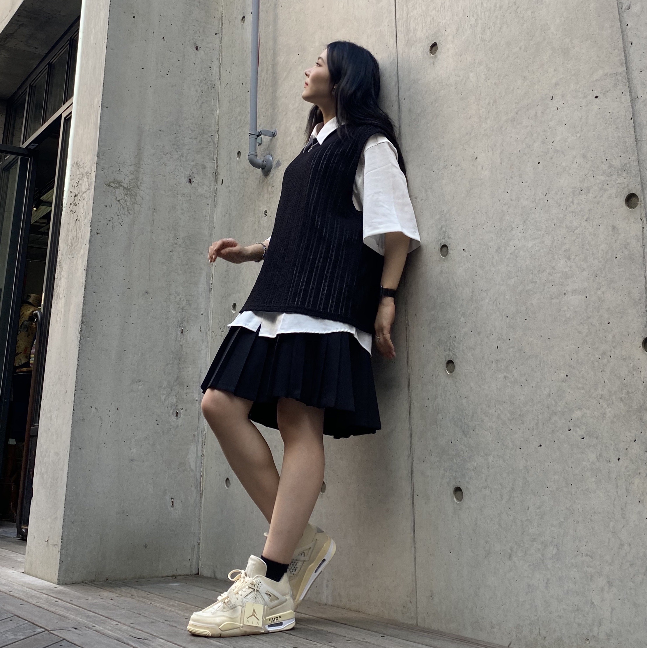 (W) Jordan 4 x Off-White Retro SP Sail 착용 스타일