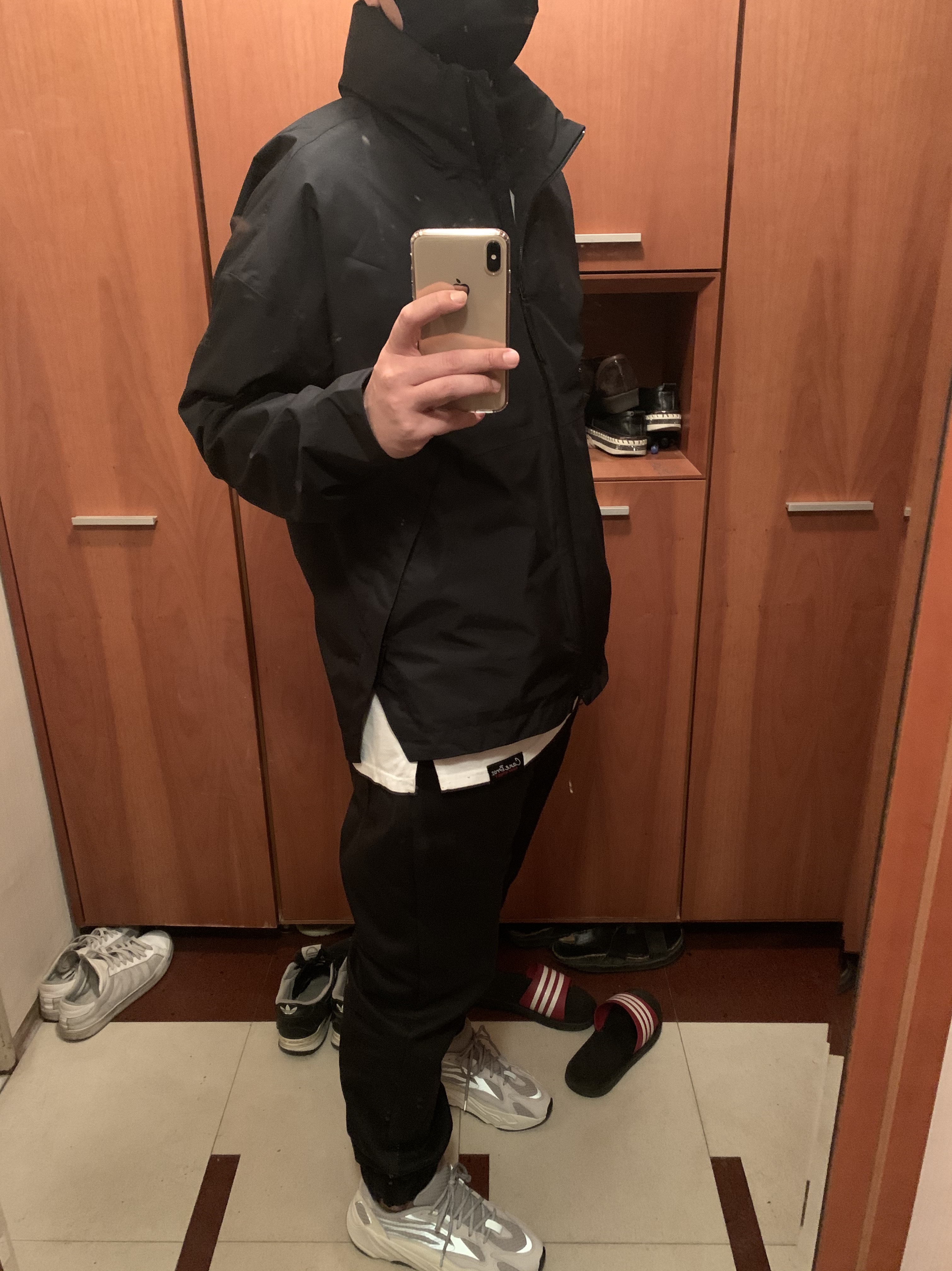 Adidas Yeezy Boost 700 V2 Static 2018 착용 스타일