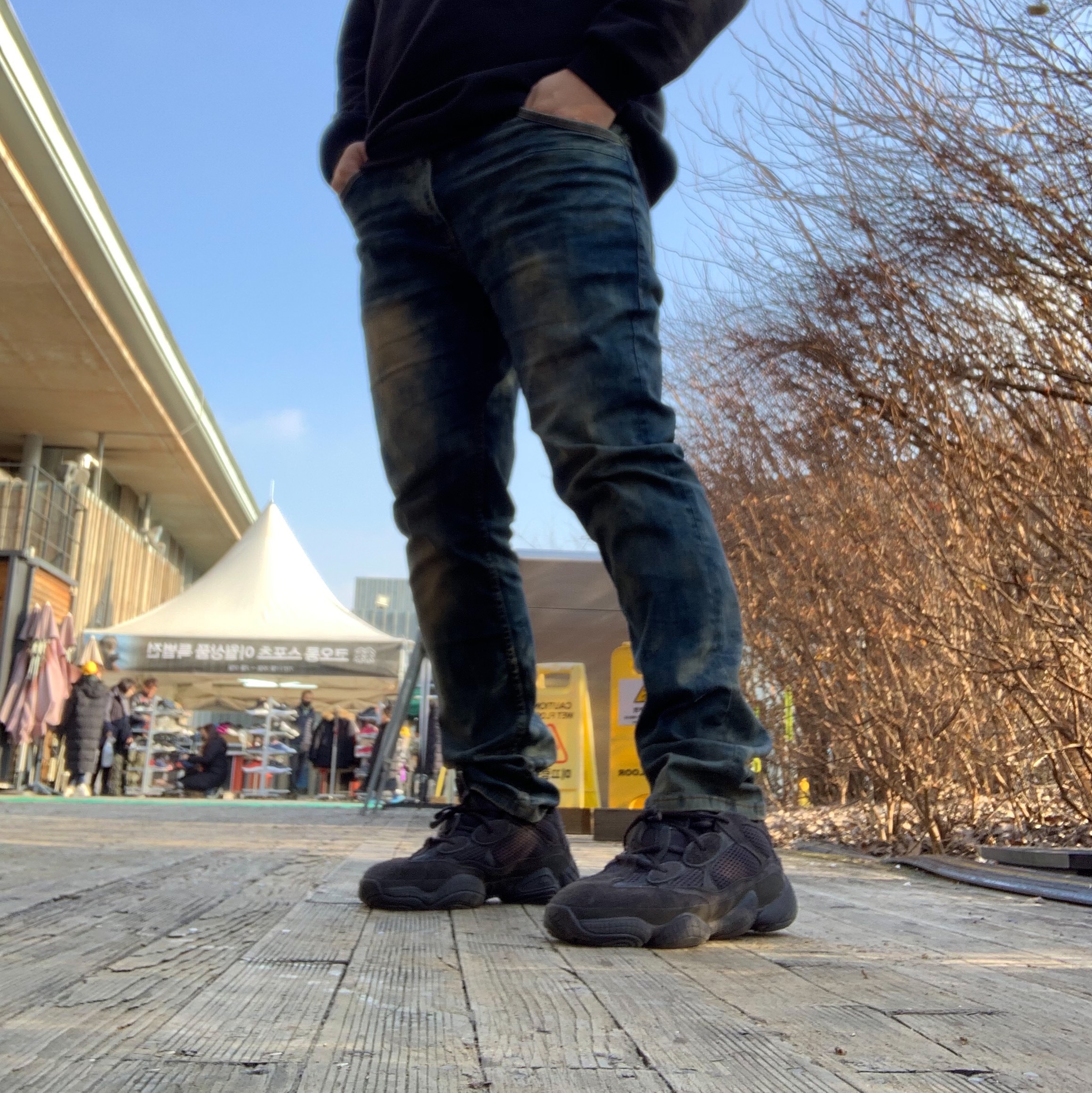 Adidas Yeezy 500 Utility Black 2018/2020 착용 스타일