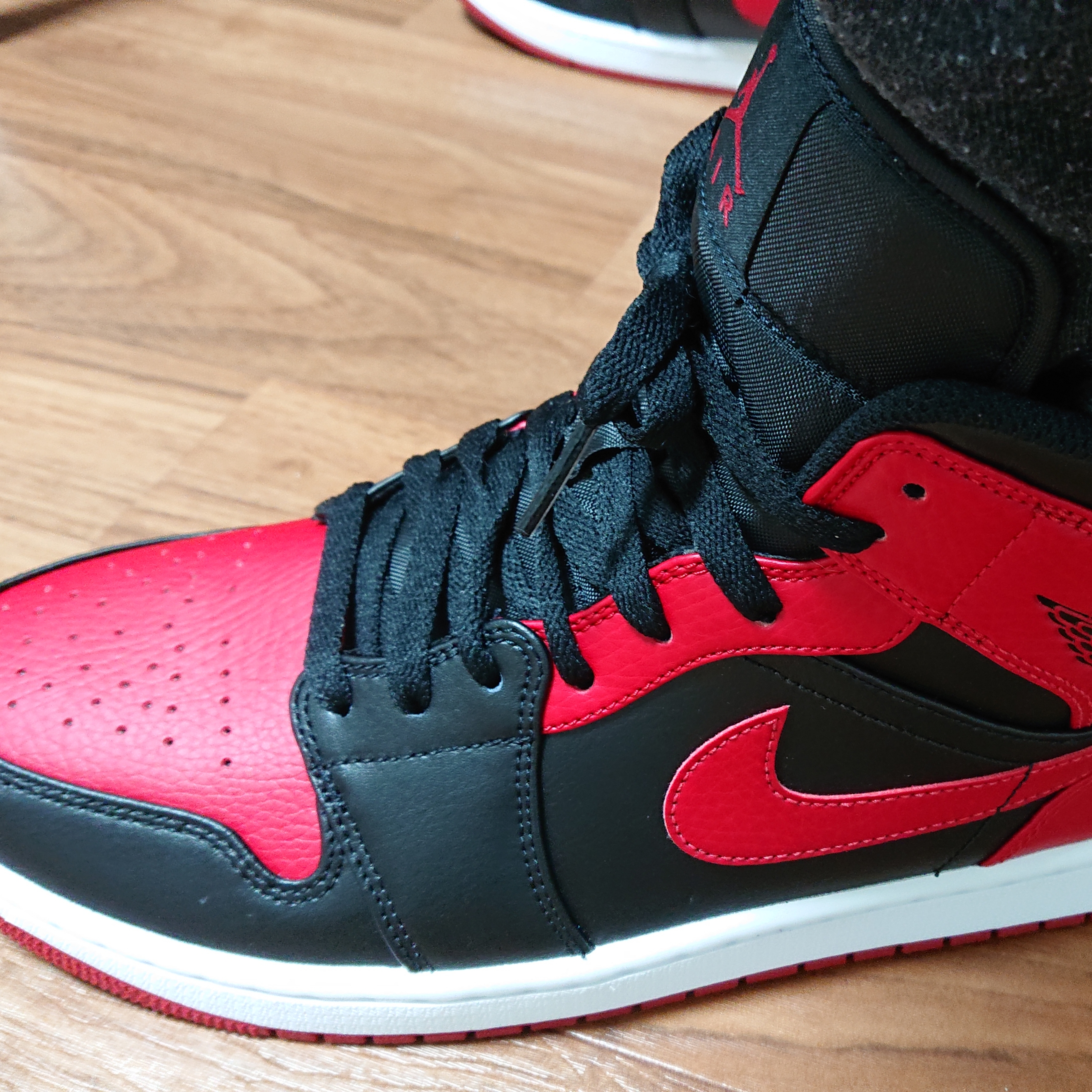 Jordan 1 Mid Bred Banned 2020 착용 스타일 - 3