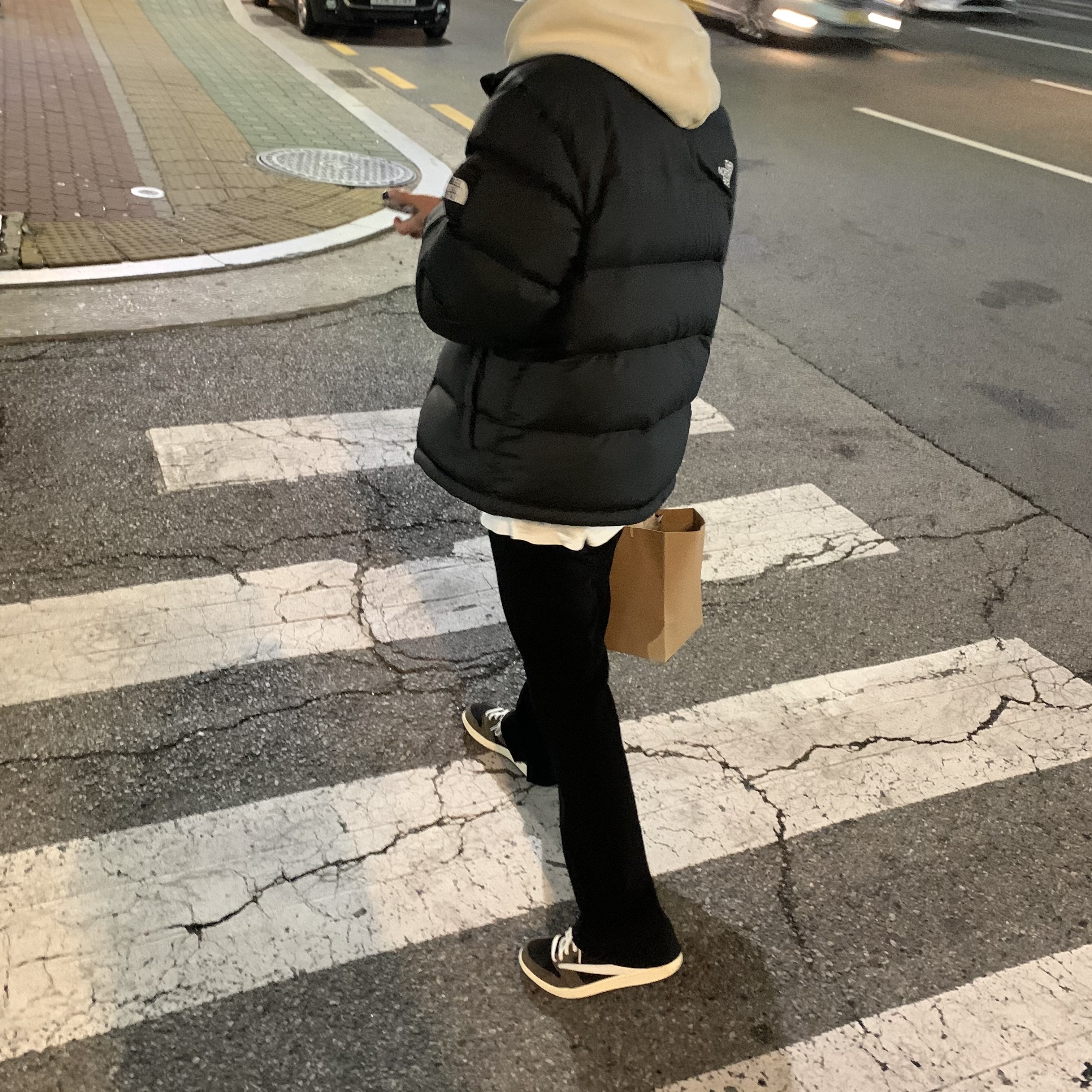 Jordan 1 x Travis Scott Retro Low OG SP Mocha 착용 스타일