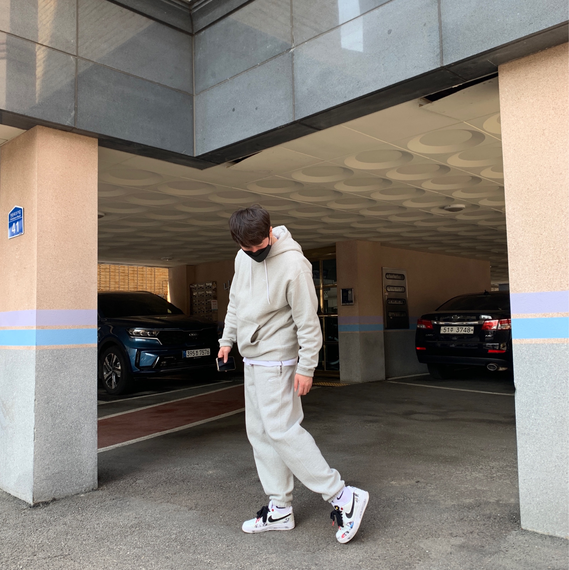 Nike M NRG Hoodie Grey Heather, Nike NRG Swoosh Logo Pants Grey Heather 착용 스타일