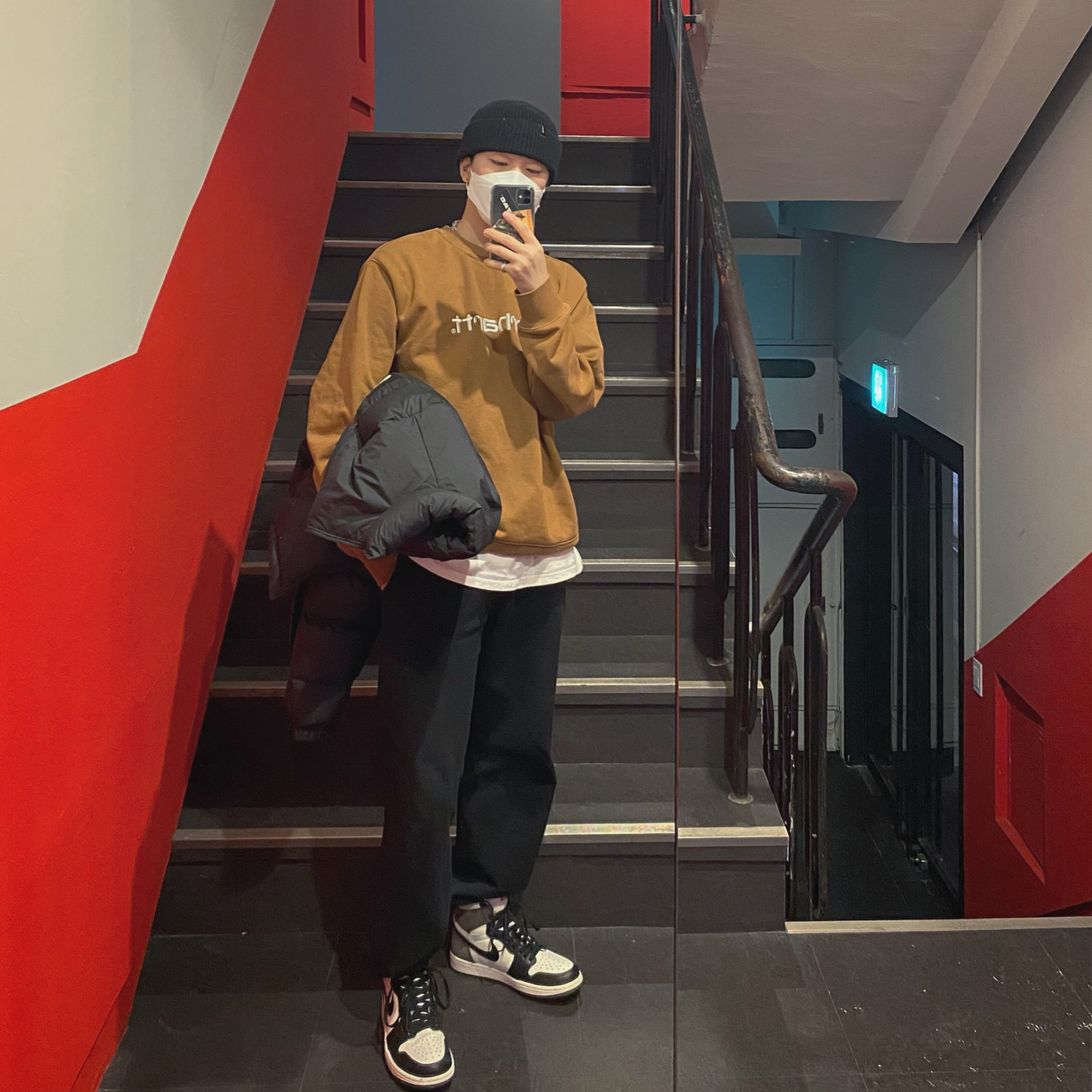 Jordan 1 Retro High OG Black Mocha 착용 스타일