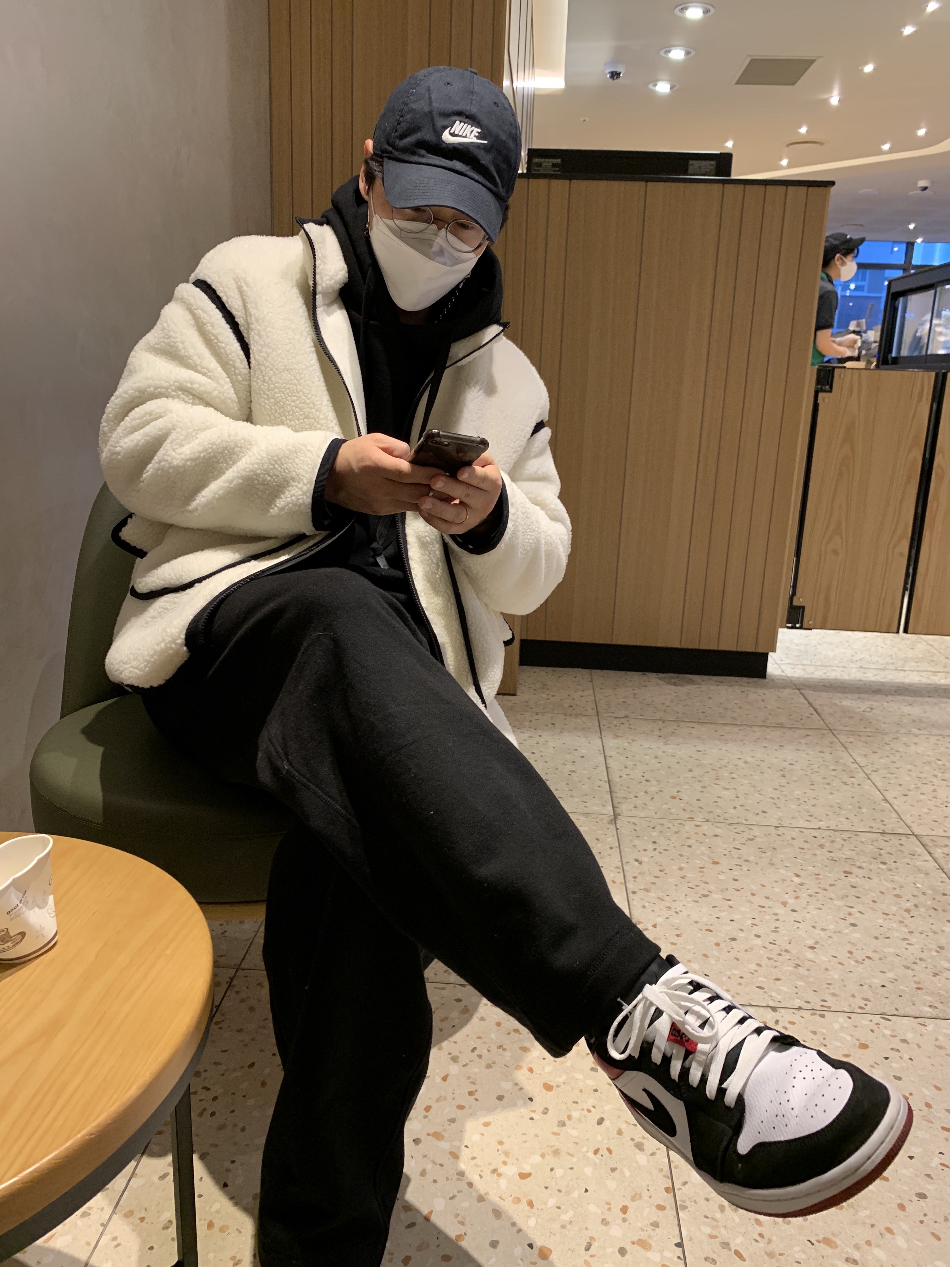 Jordan 1 Low Black Toe 착용 스타일 - 3