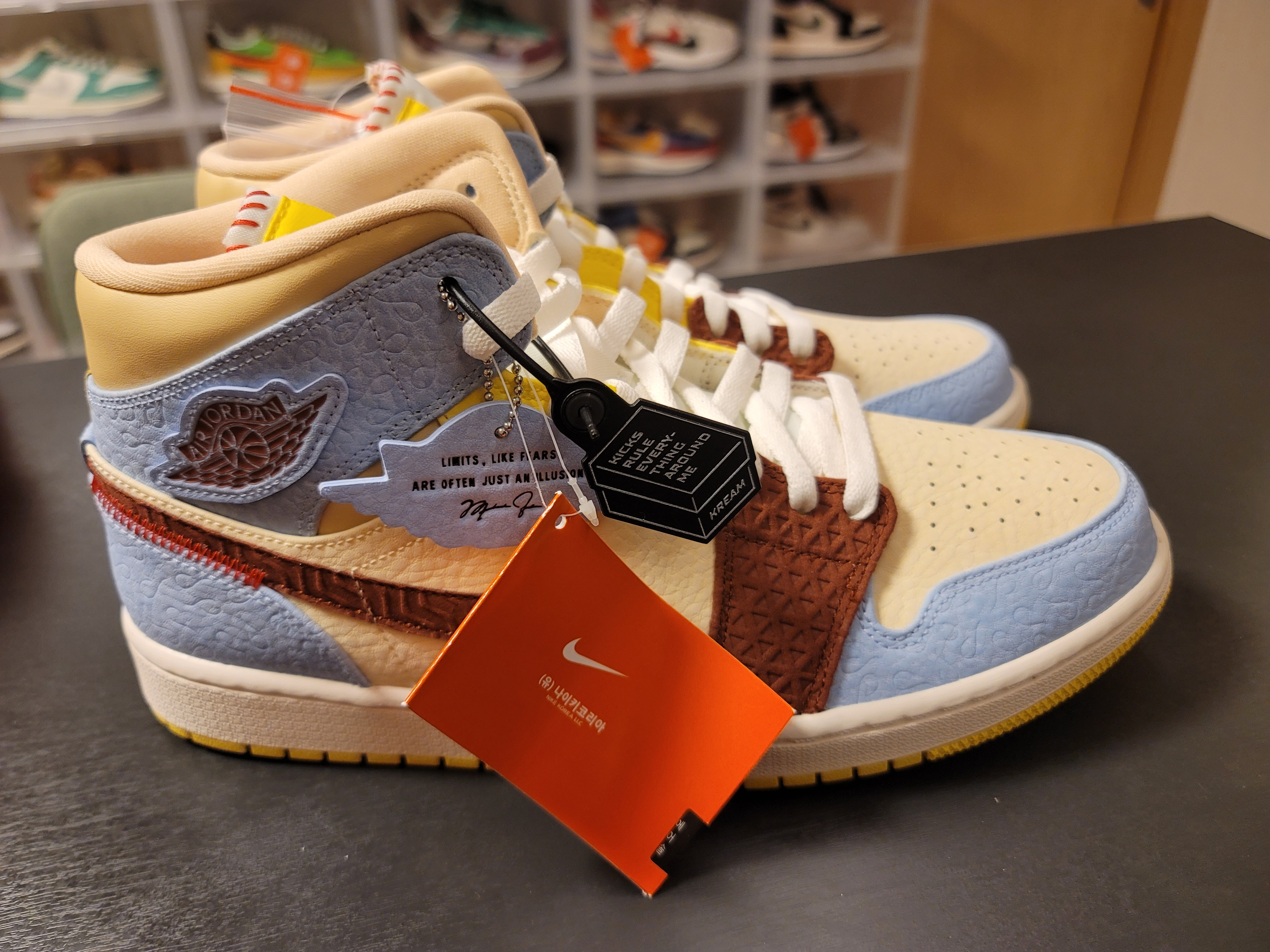 Jordan 1 x Maison Chateau Rouge Mid SE Fearless 착용 스타일 - 2