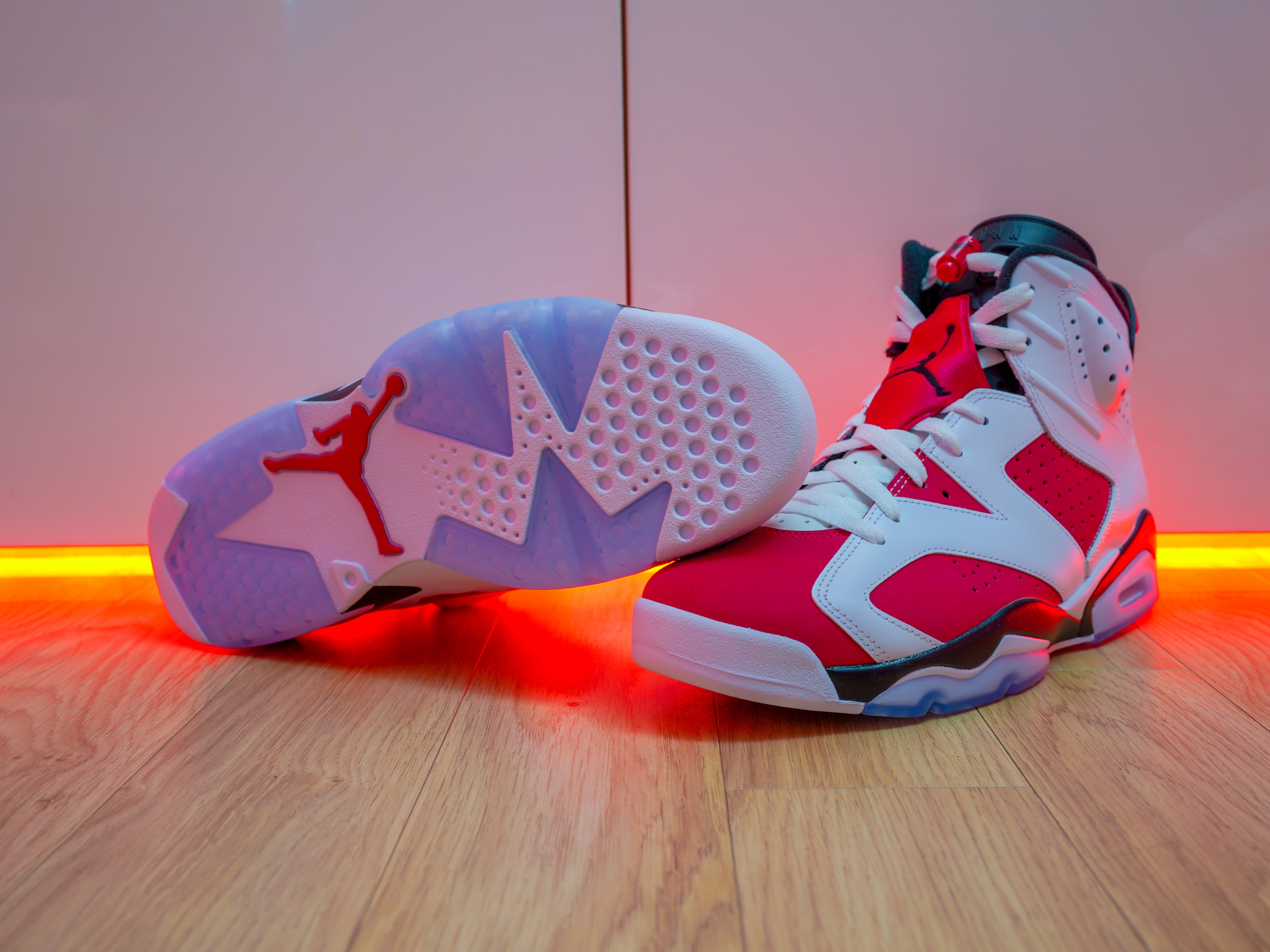 Jordan 6 Retro Carmine 2021 착용 스타일 - 2