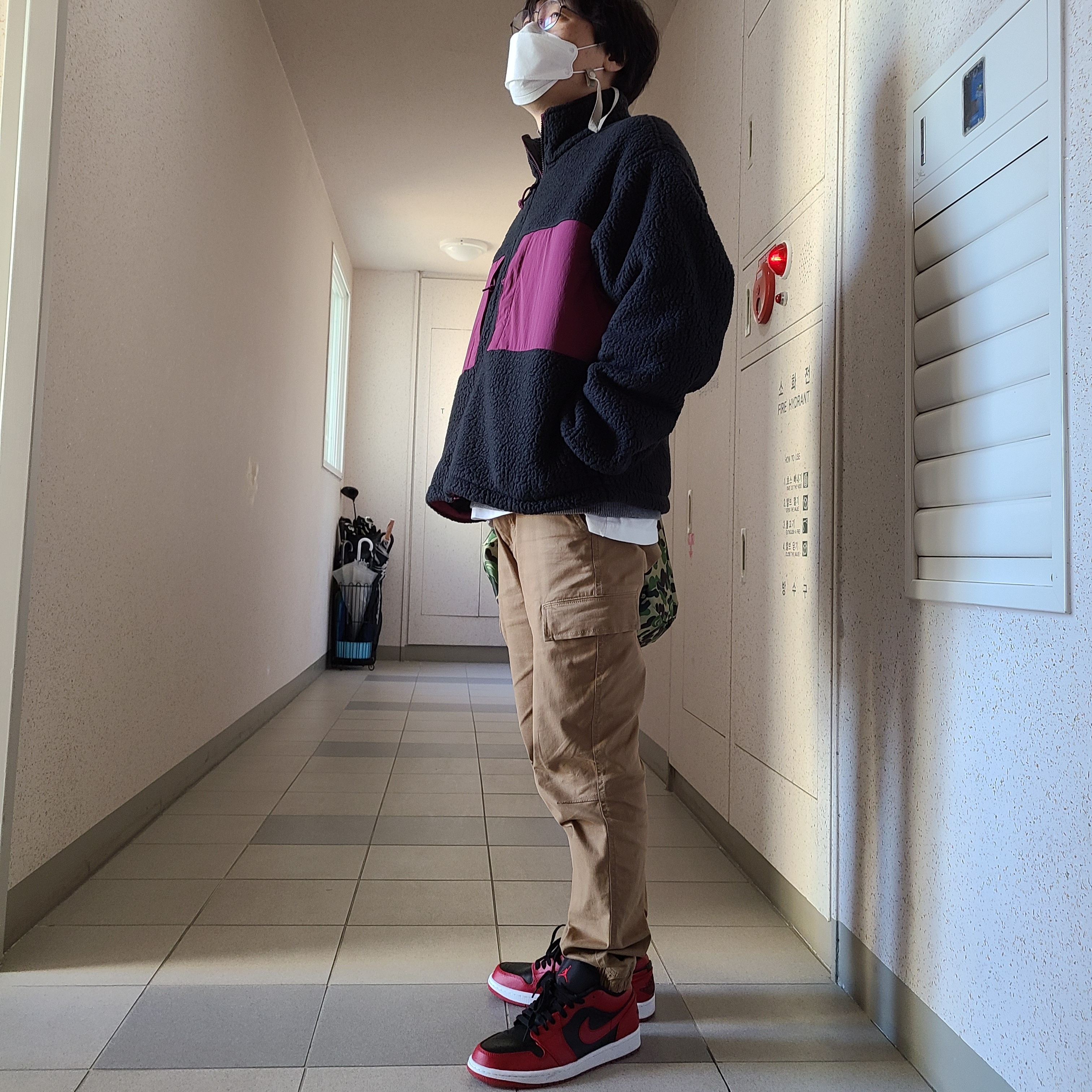 Jordan 1 Low Varsity Red, Nike ACG Microfleece Jacket Black - Asia 착용 스타일