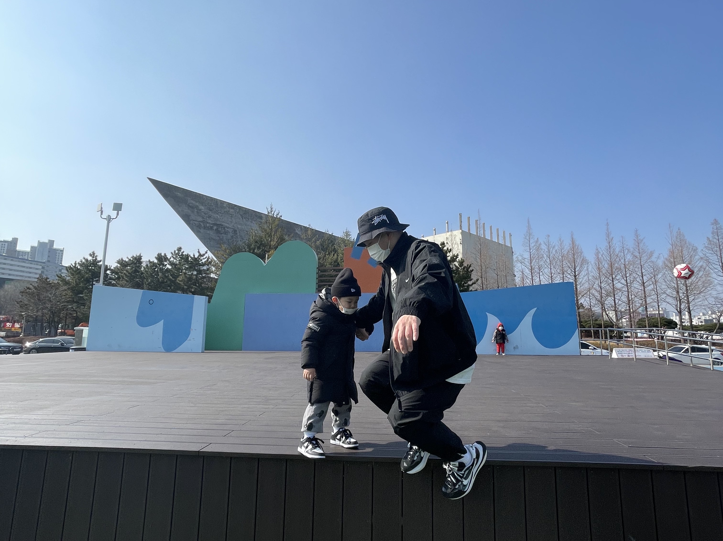 Nike x Sacai VaporWaffle Black White, Nike x Stussy Bucket Hat Black 착용 스타일