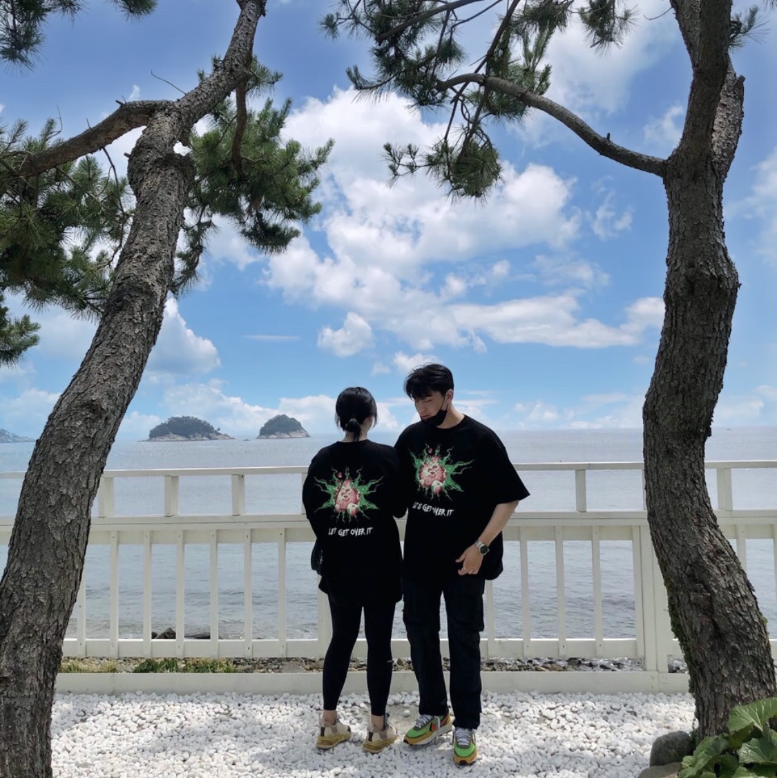 Nike x Sacai LDWaffle Green Multi, Nike x Travis Scott Air Max 270 React Cactus Trails 착용 스타일