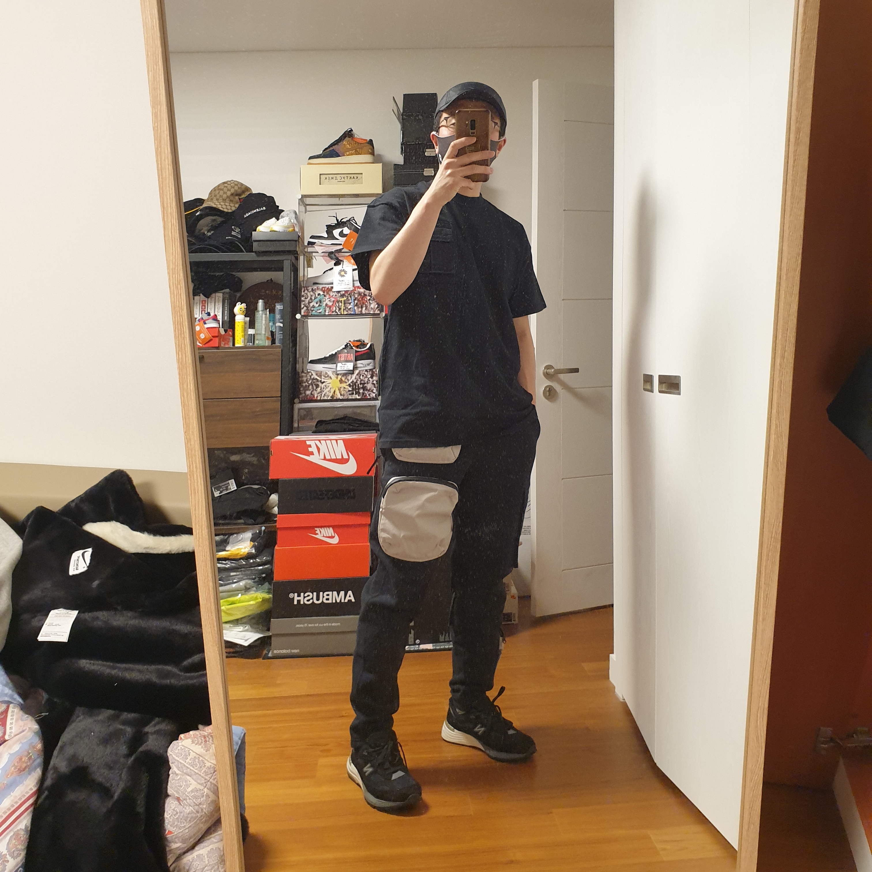 Nike x Travis Scott NRG AG Utility Sweatpants Black, Nike x Travis Scott NRG AG T-Shirt Black 착용 스타일 - 1