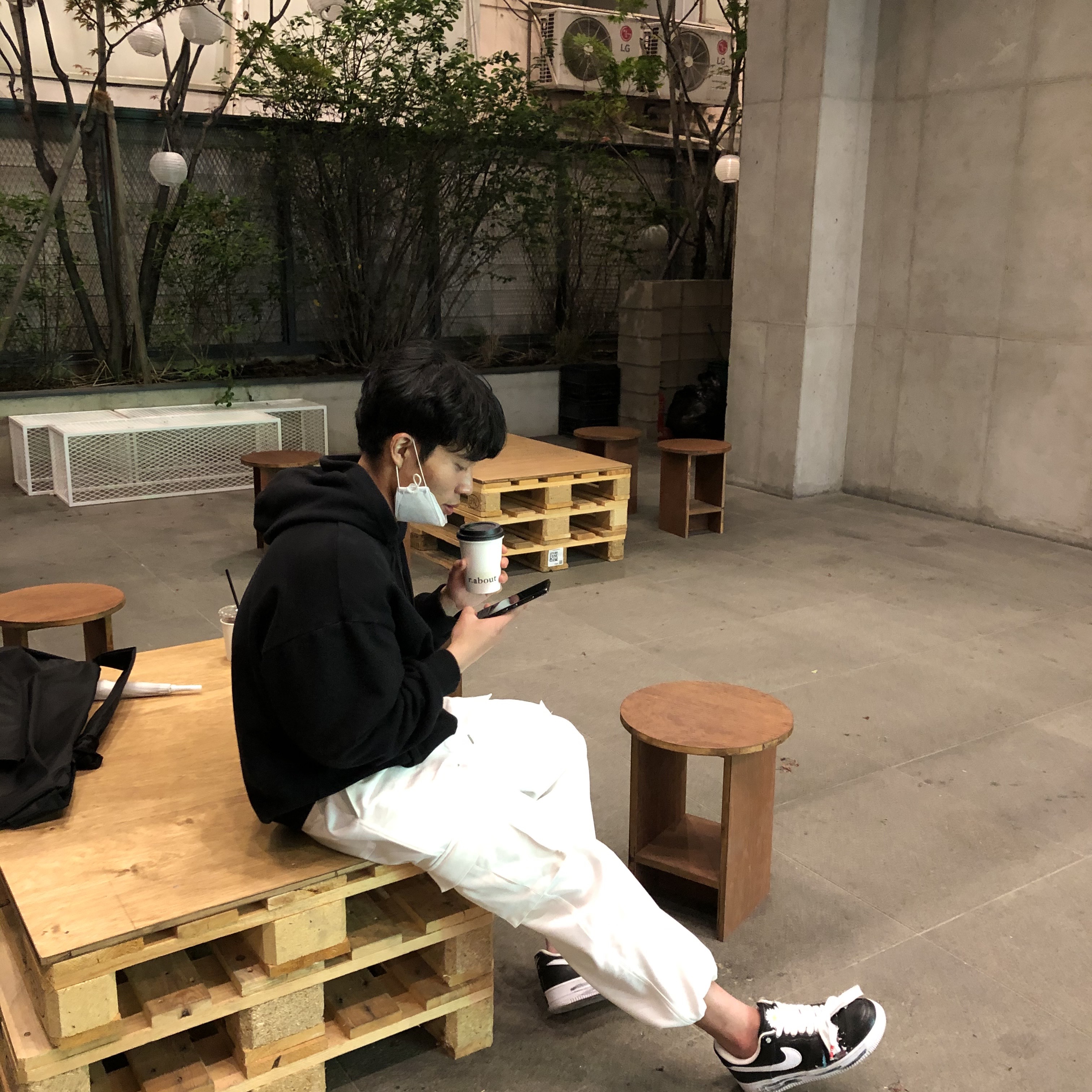 Nike x Peaceminusone Air Force 1 Low Para-Noise 착용 스타일
