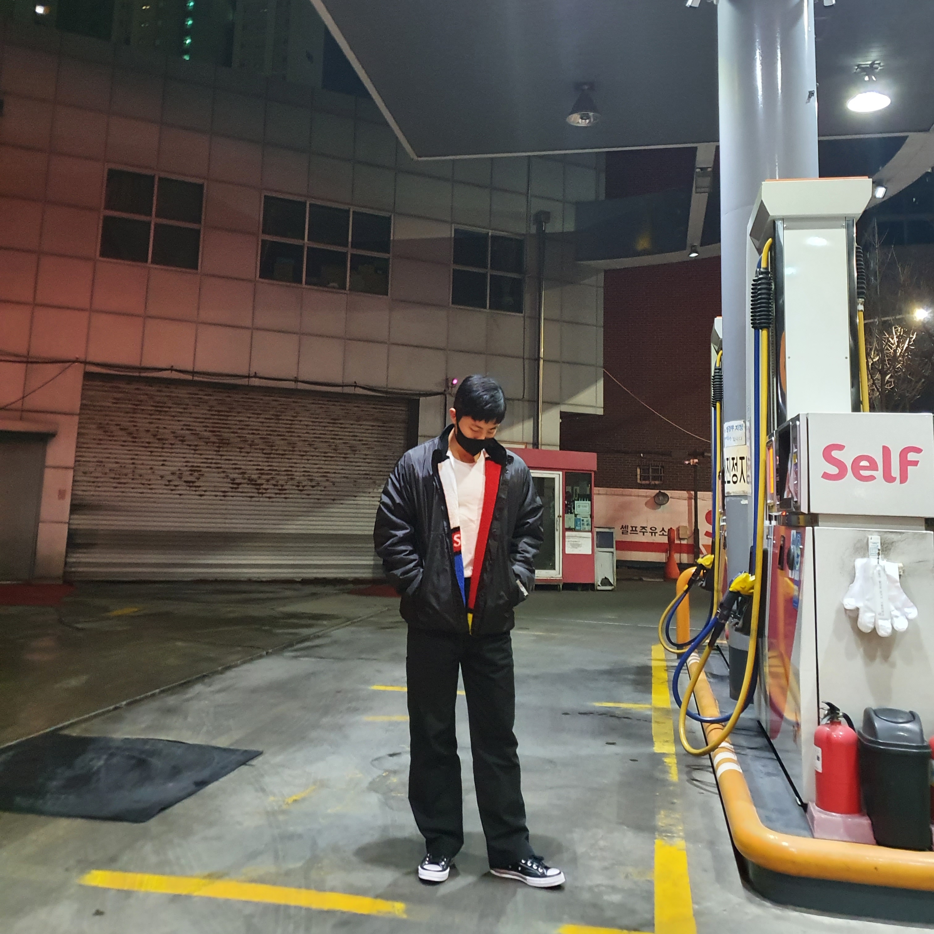 Converse x Moncler x Fragment Chuck 70 Ox Black, Supreme Reversible Colorblocked Fleece Jacket Red - 20FW 착용 스타일
