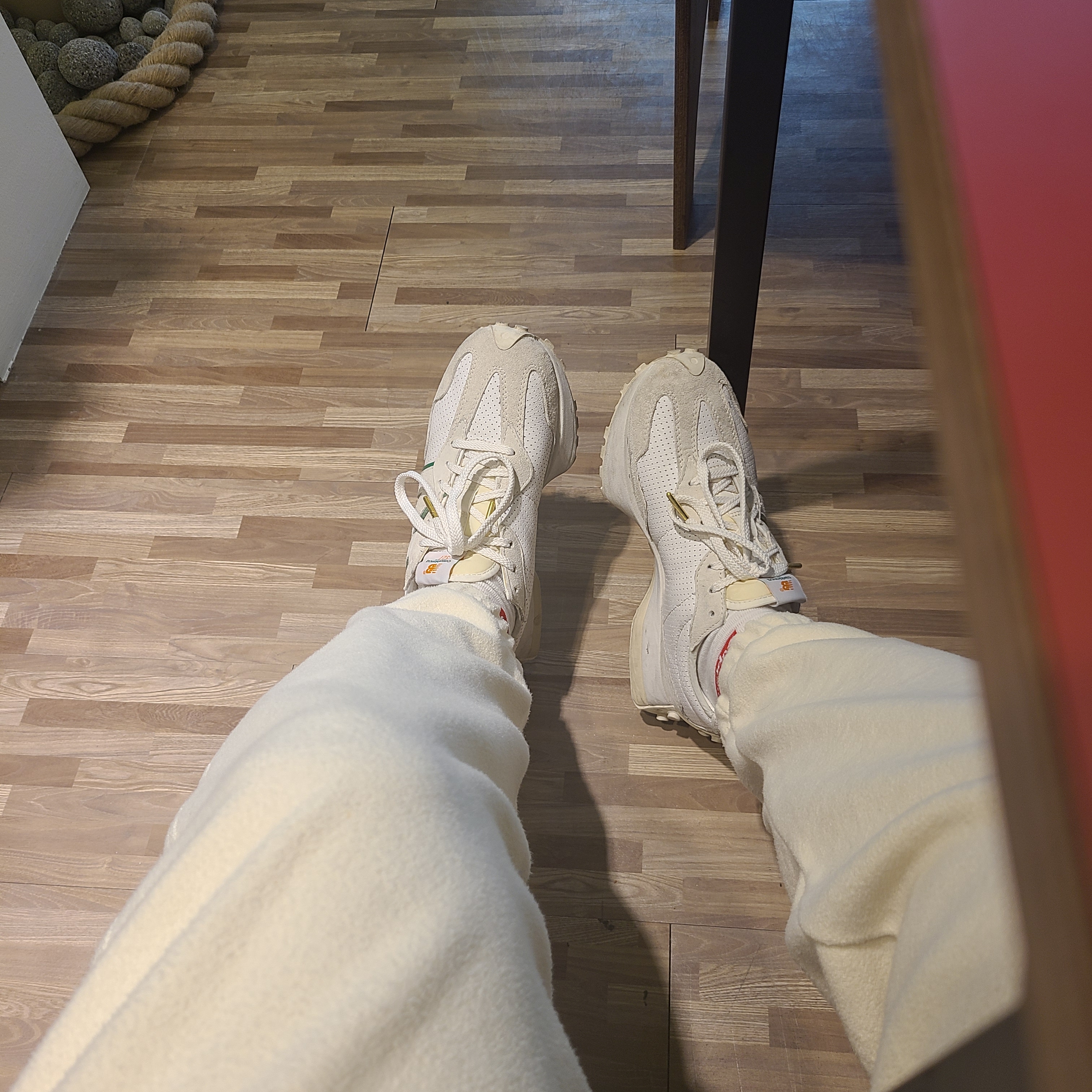 New Balance x Casablanca 327 Idealist Off White Green 착용 스타일