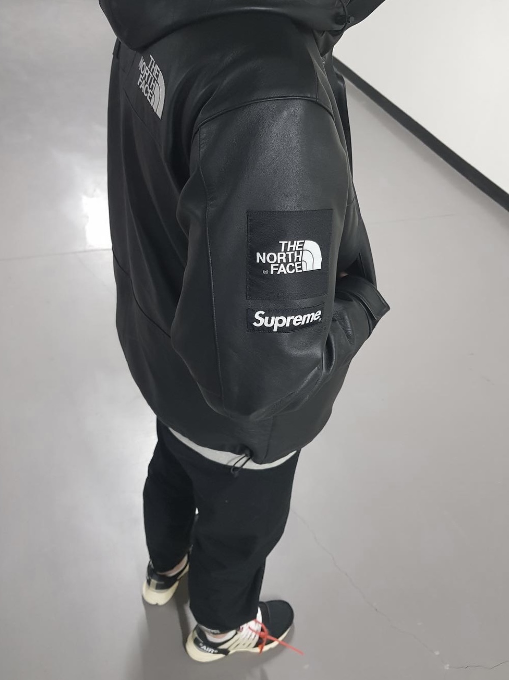 Nike x Off-White Air Presto OG The Ten, Supreme x The North Face Leather Mountain Parka Black - 18FW 착용 스타일 - 2