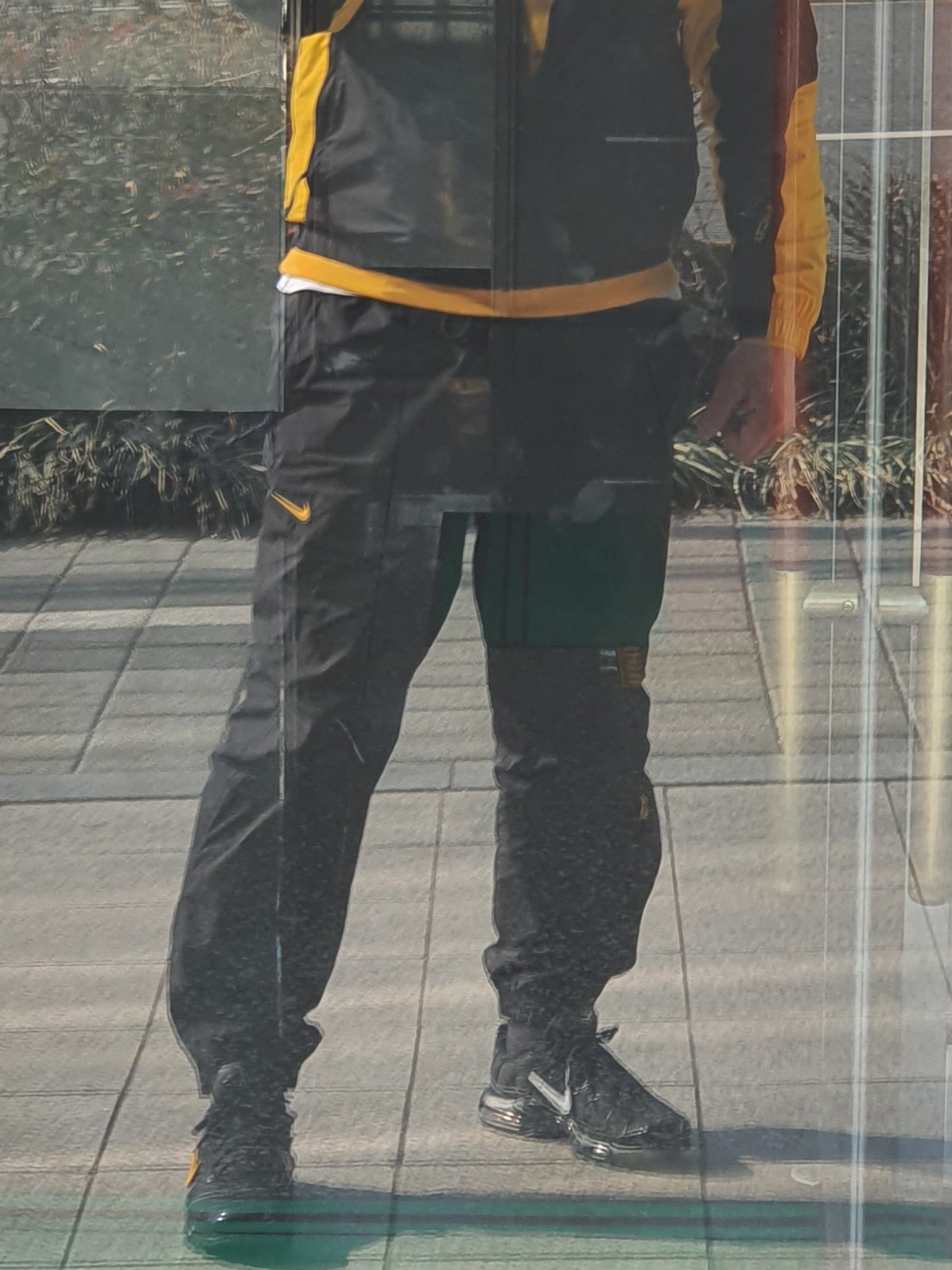 Nike x Drake Nocta Essential Track Jacket - Asia, Nike x Drake Nocta Essential Hoodie University Gold - US/EU 착용 스타일 - 3
