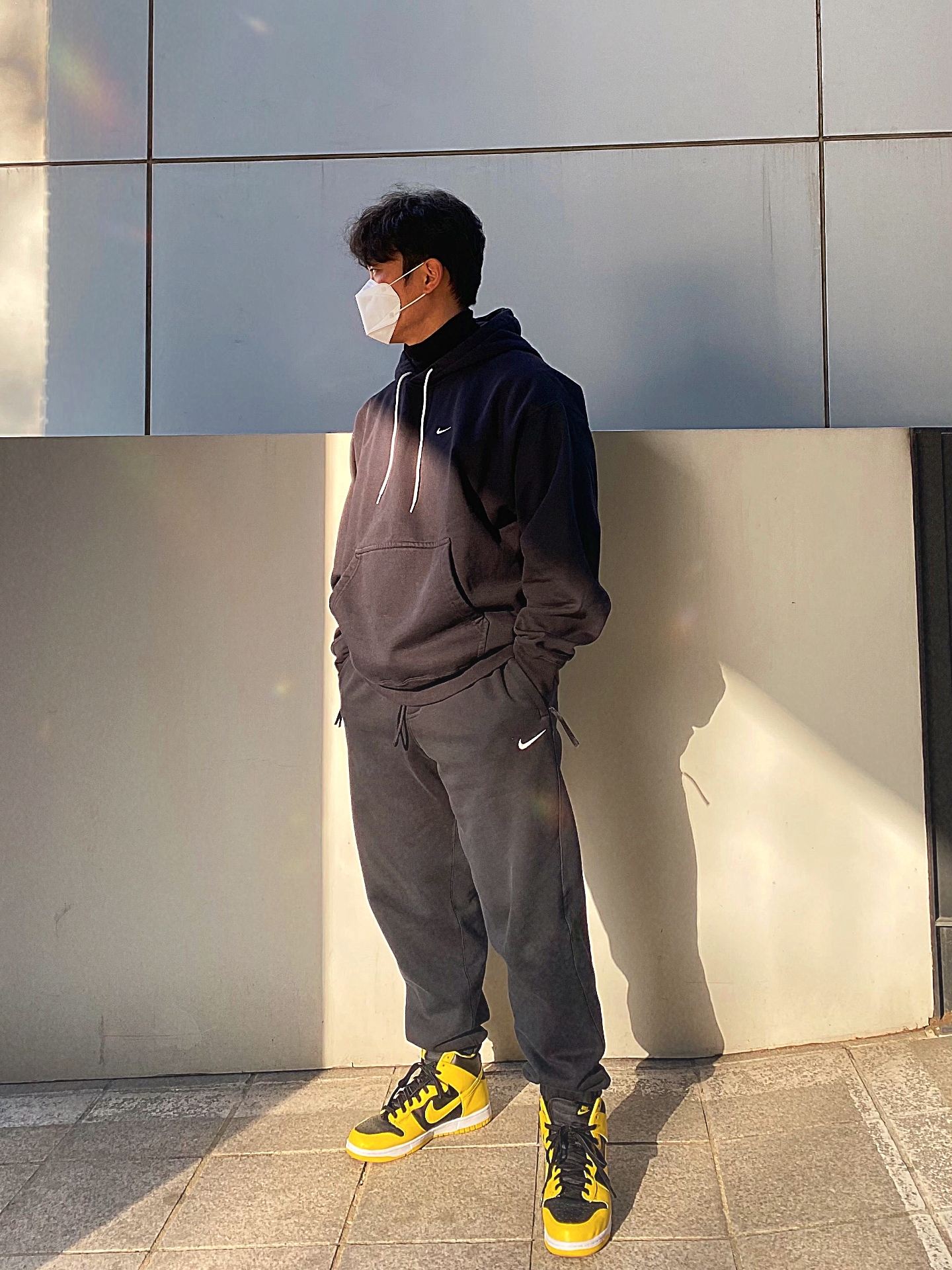 Nike Dunk High SP Varsity Maize, Nike NRG Solo Swoosh Fleece Hoodie Black White - US/EU 착용 스타일