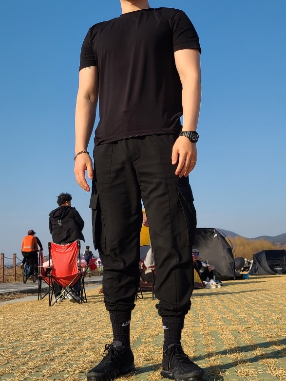 Nike Air VaporMax SE Laceless Triple Black 착용 스타일