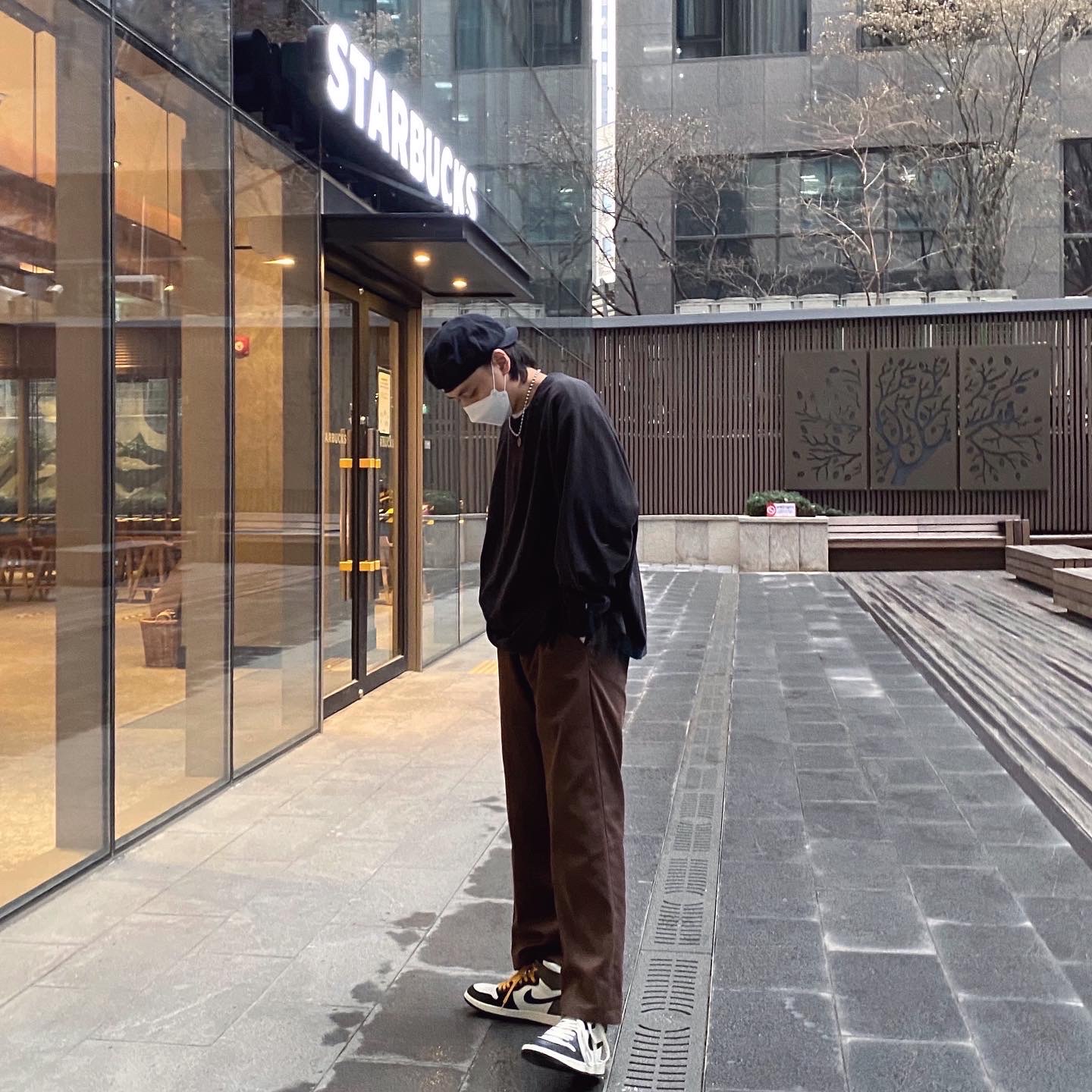 Jordan 1 Retro High OG Black Mocha 착용 스타일