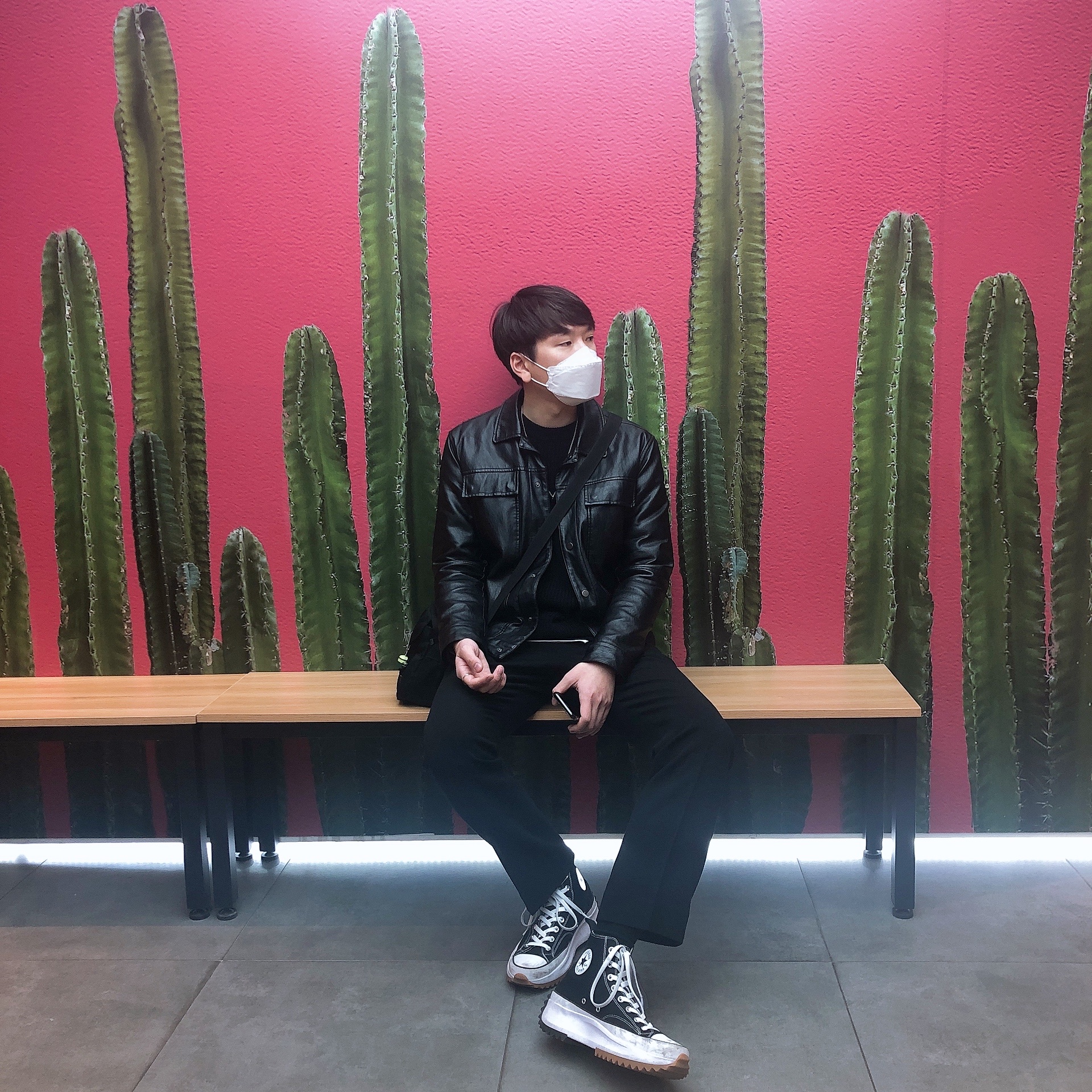 Converse Run Star Hike Hi Black White Gum 착용 스타일
