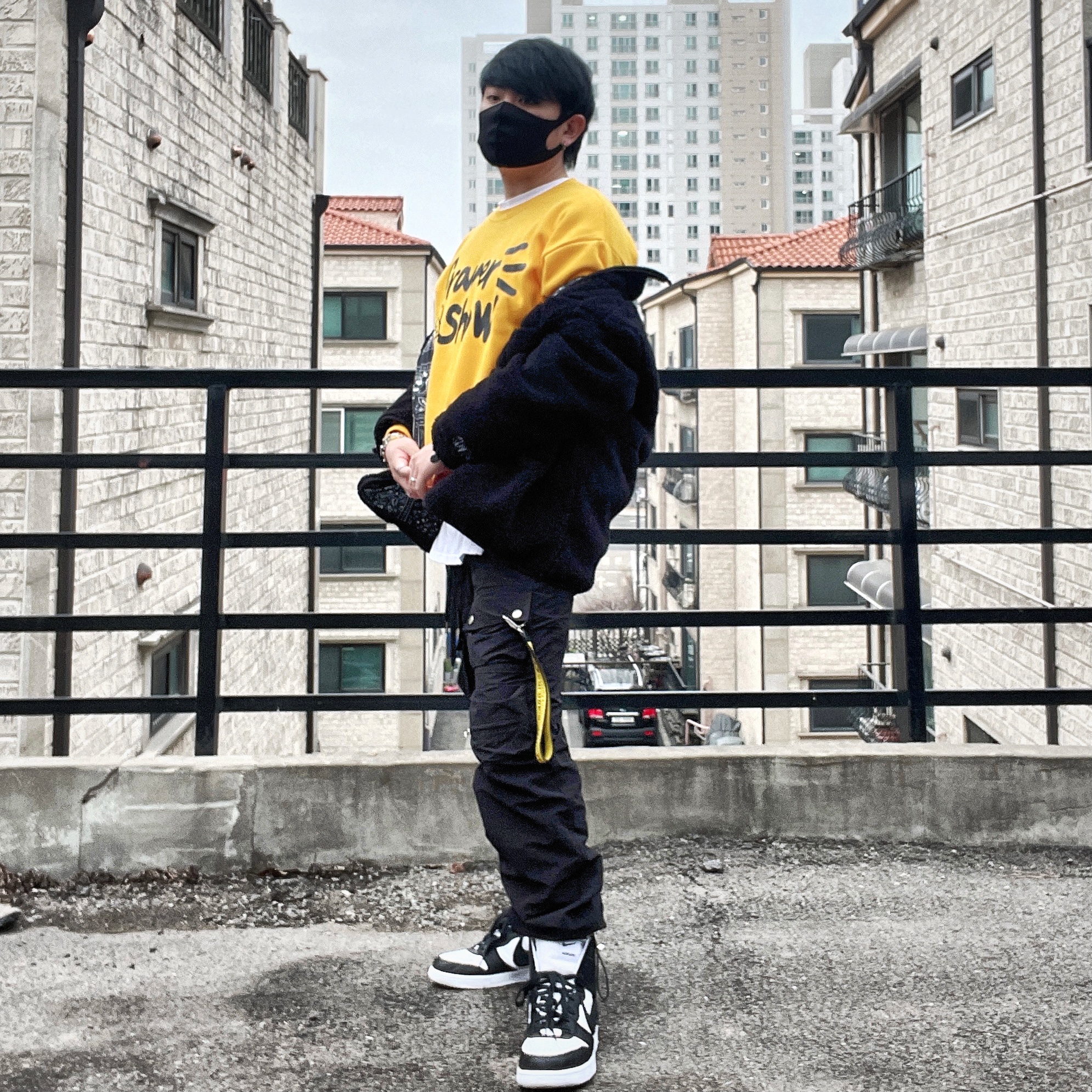Nike x Ambush Dunk High Black 착용 스타일 - 3