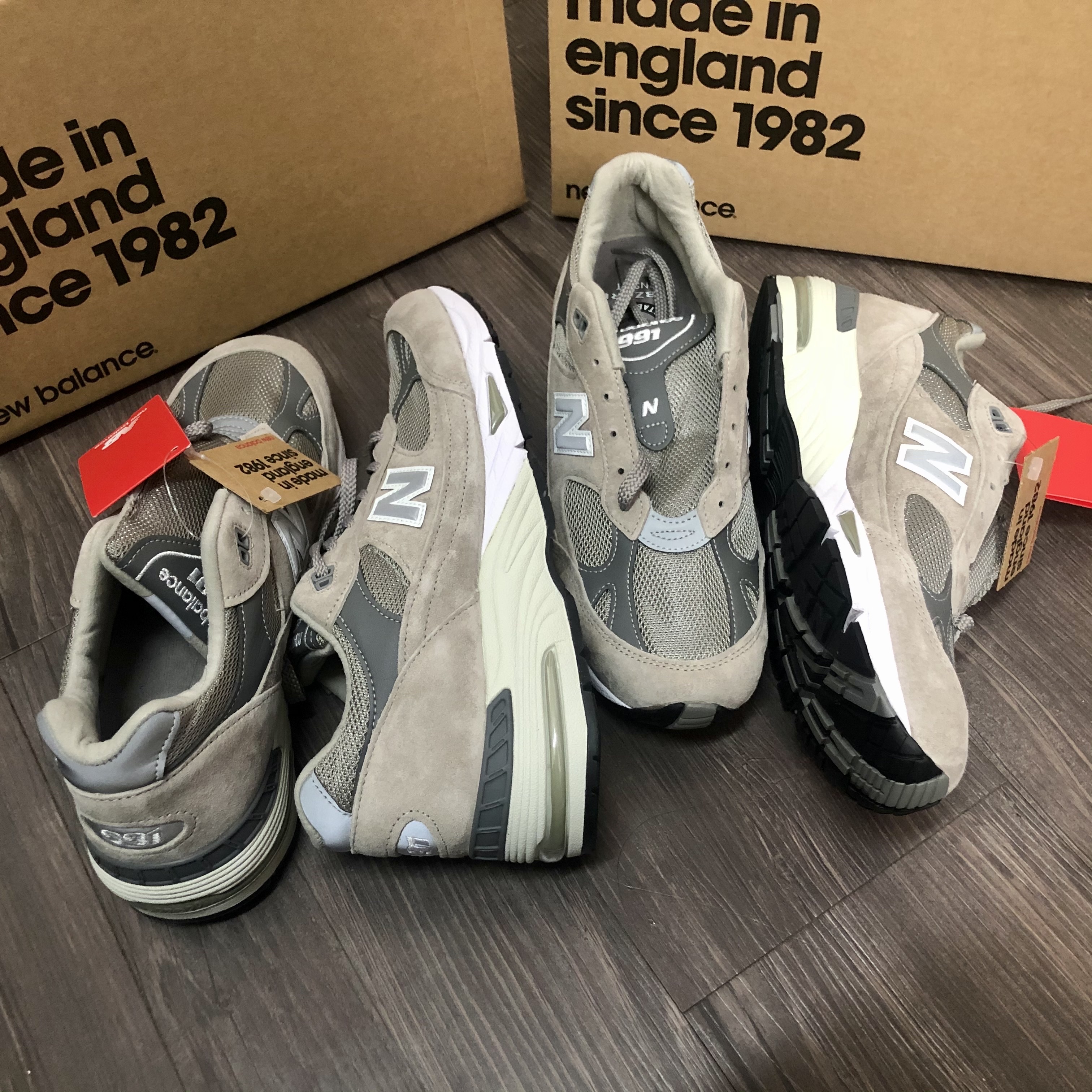 New Balance 991 Made in UK Grey 착용 스타일 - 1
