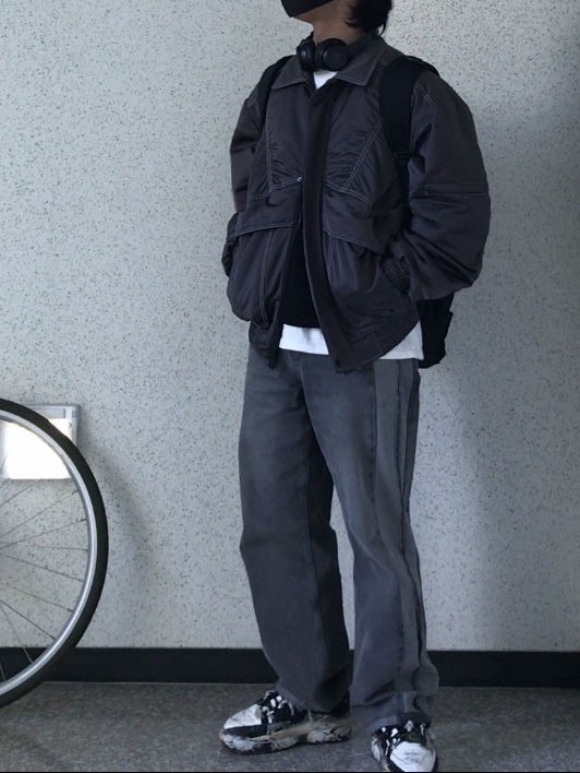 Maison Margiela Fusion Low Top Sneakers Black White Red 착용 스타일 - 2