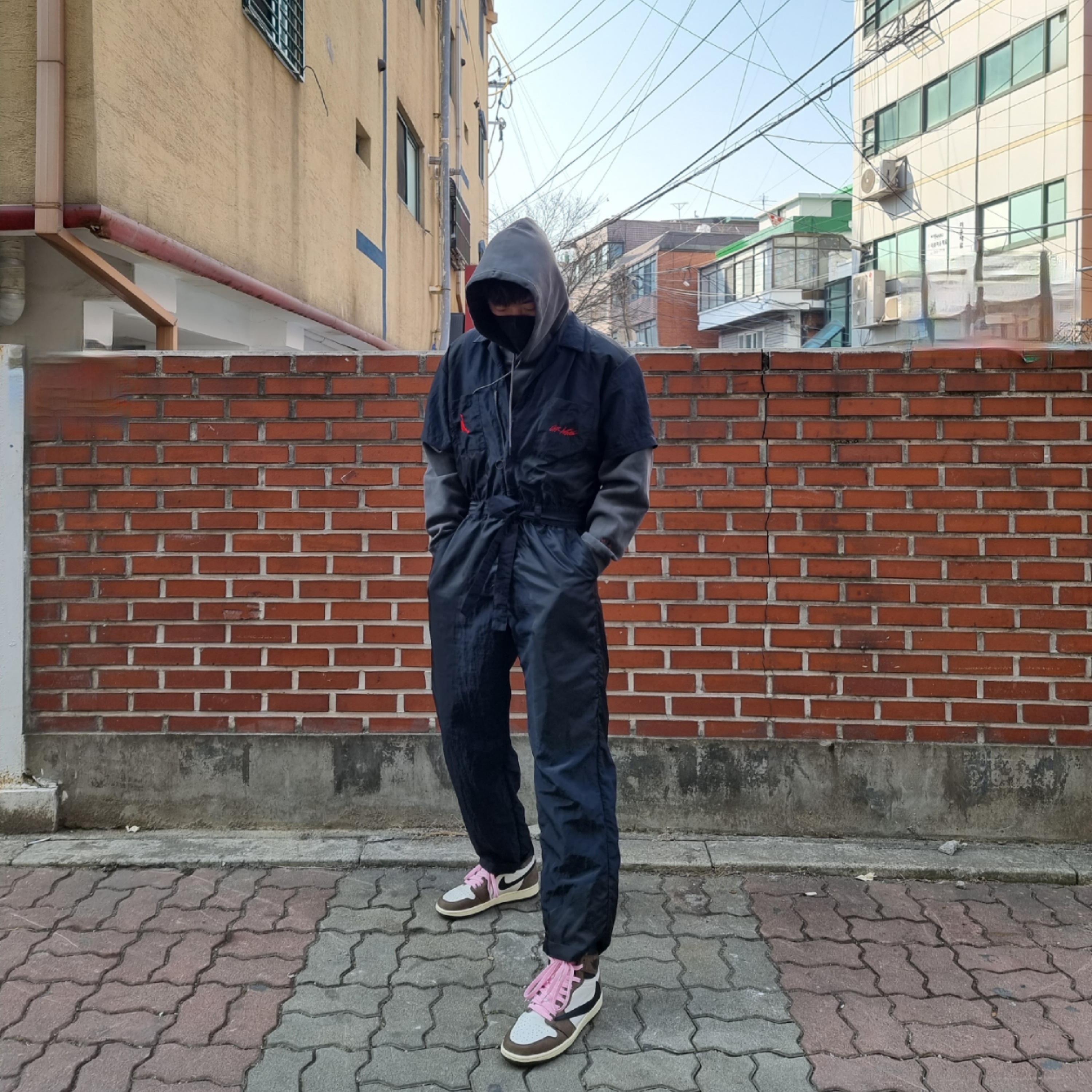 Jordan 1 x Travis Scott Retro High OG SP Mocha, Jordan x Travis Scott Washed Suede Hoodie Grey 착용 스타일