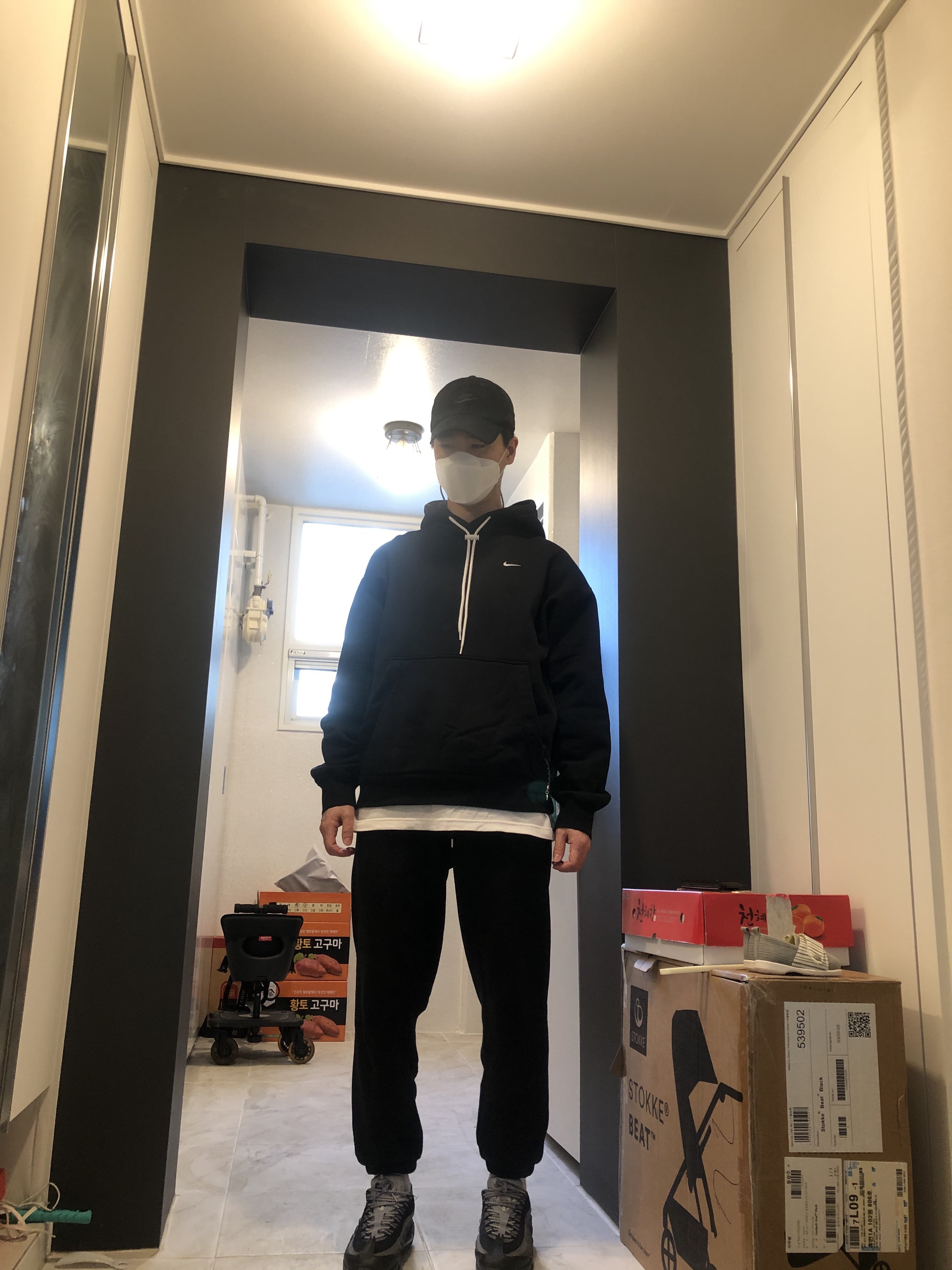Nike Heritage 86 Corduroy Cap Black, Nike M NRG Hoodie Black 착용 스타일